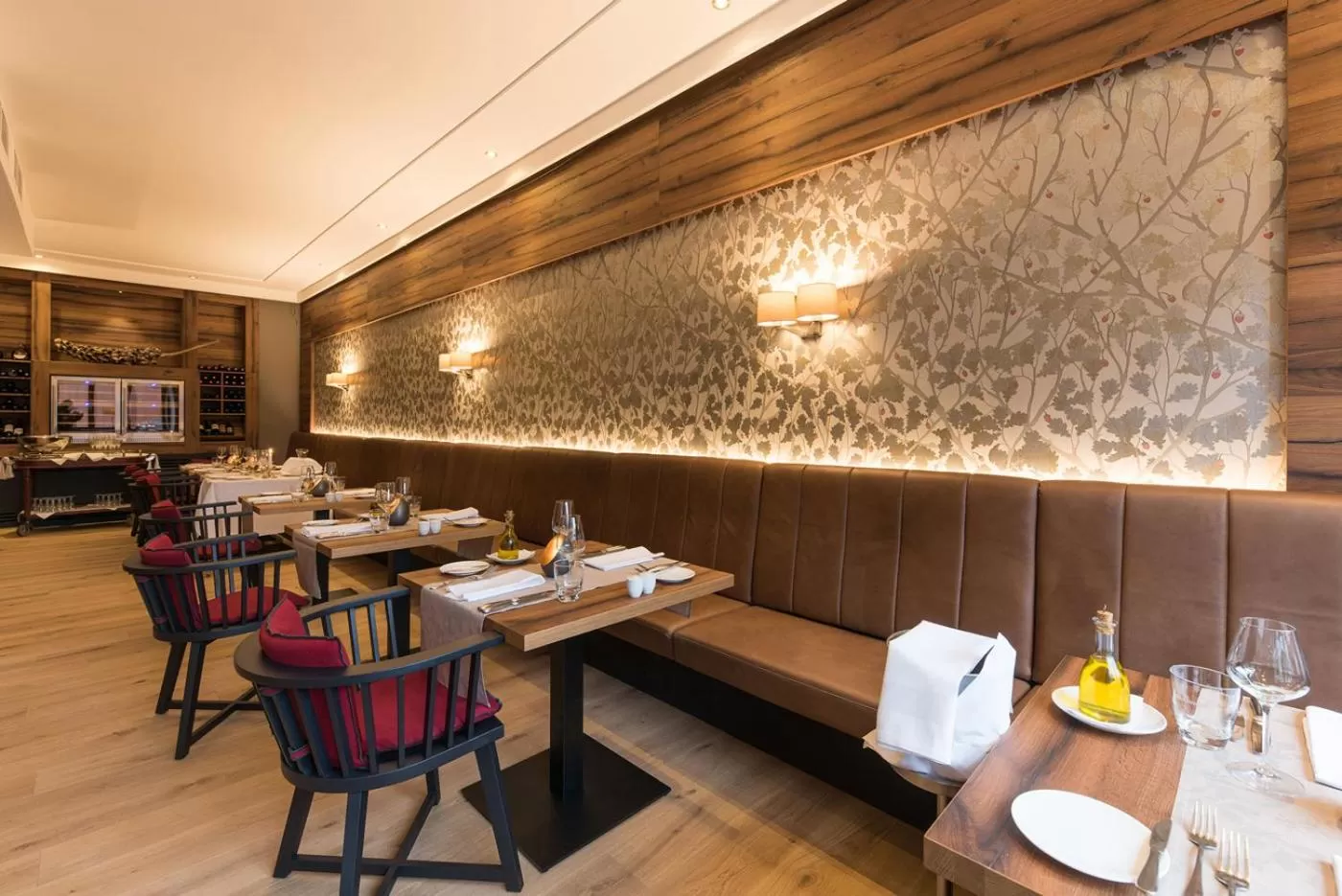 Restaurant/places to eat in Hotel Bayerischer Hof