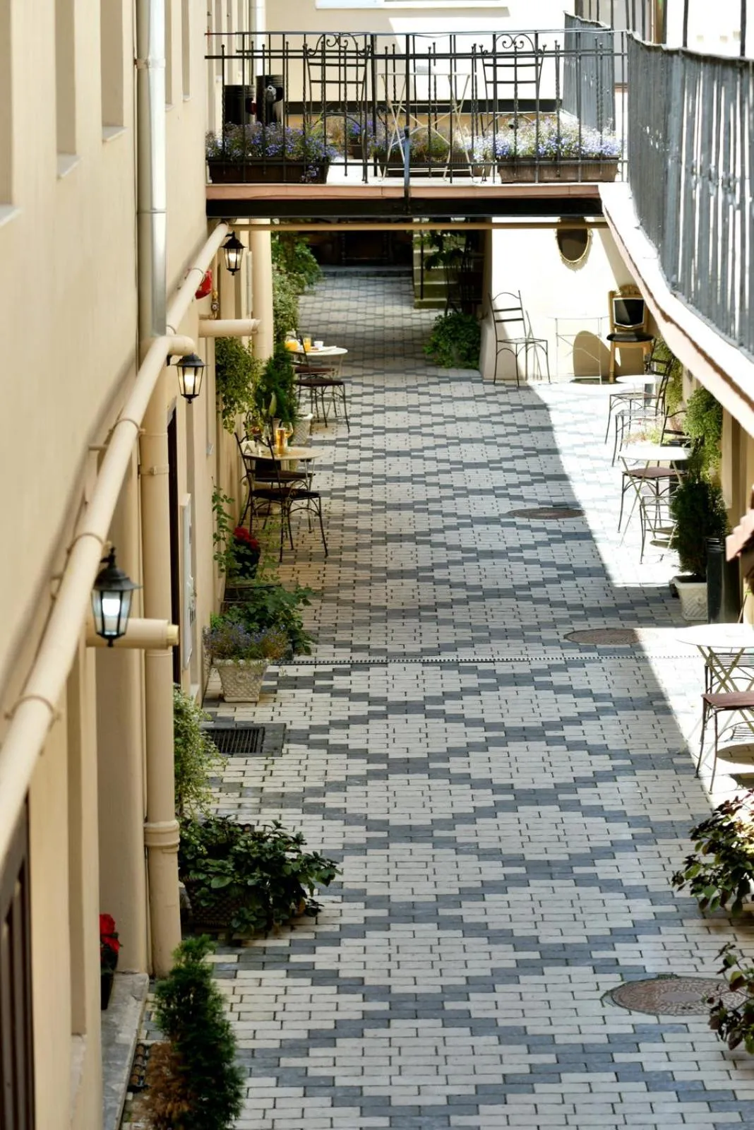 Inner courtyard view in Safrano Palace