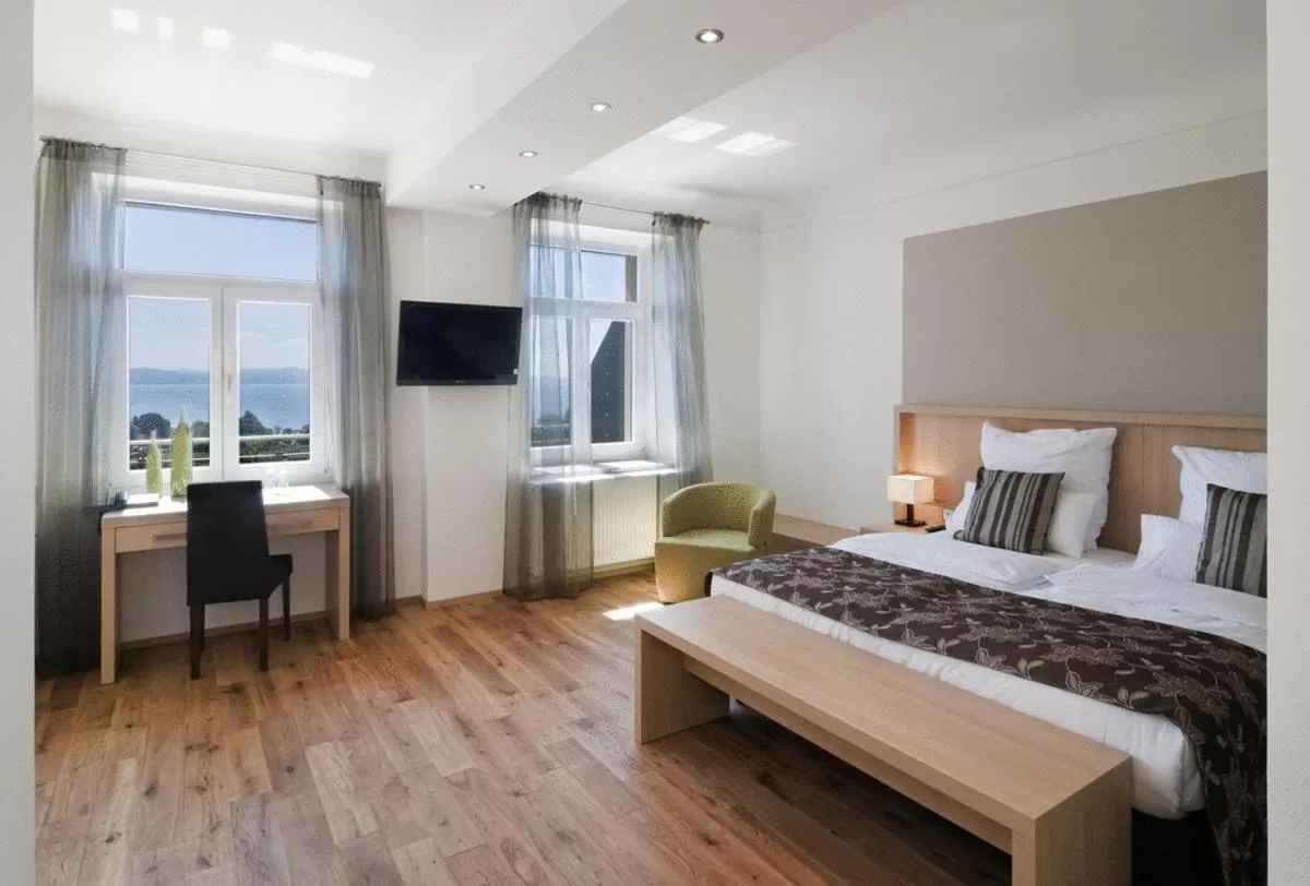 Photo of the whole room in Bodensee-Hotel Sonnenhof