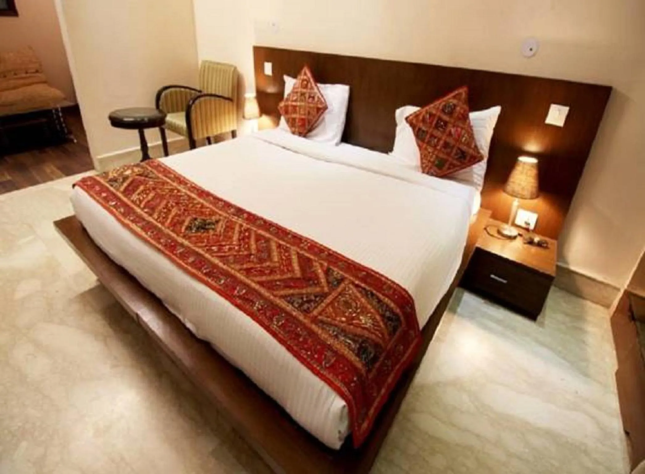 Bedroom, Bed in Evergreen Suites