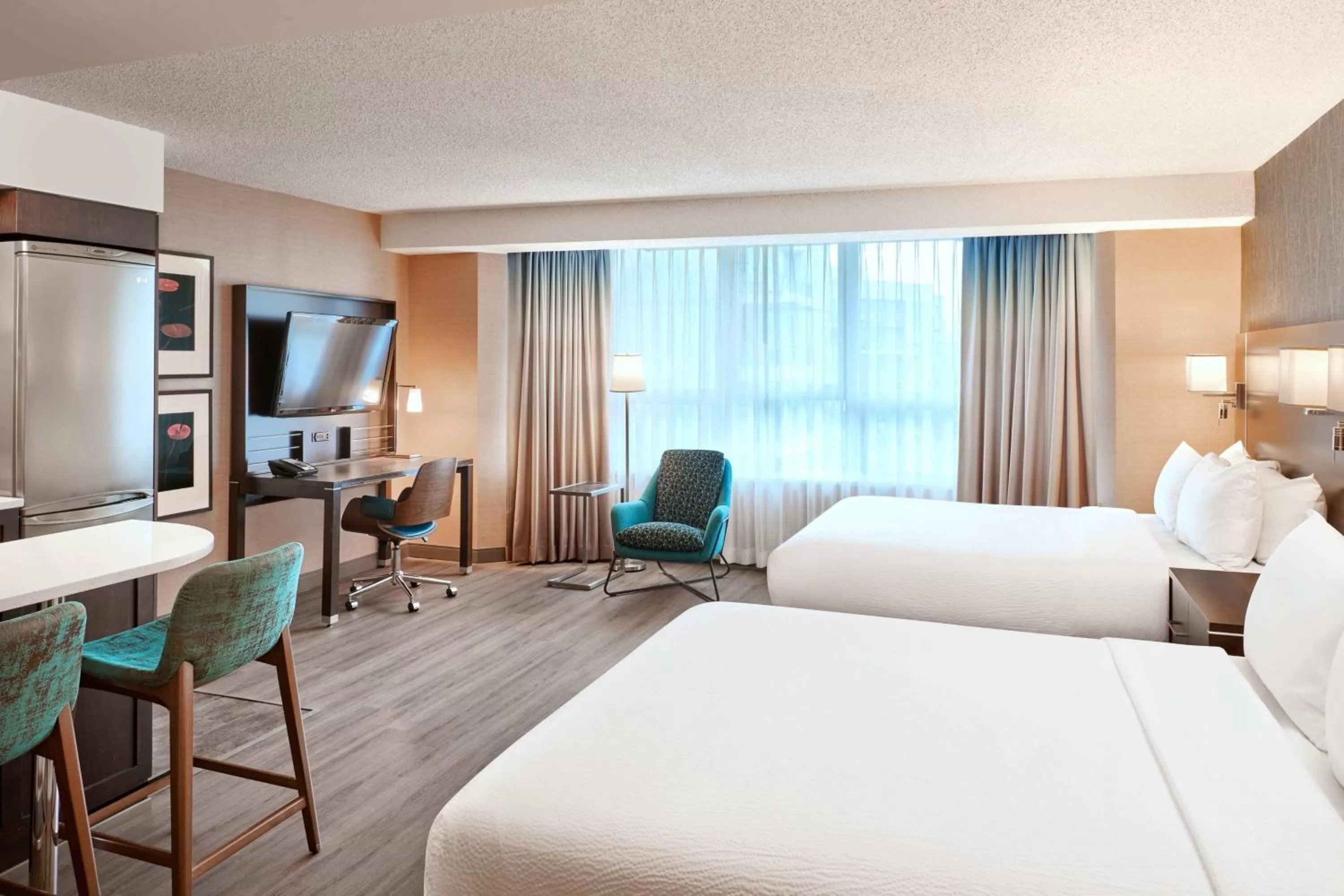 Photo of the whole room, Bed in Residence Inn by Marriott Vancouver Downtown