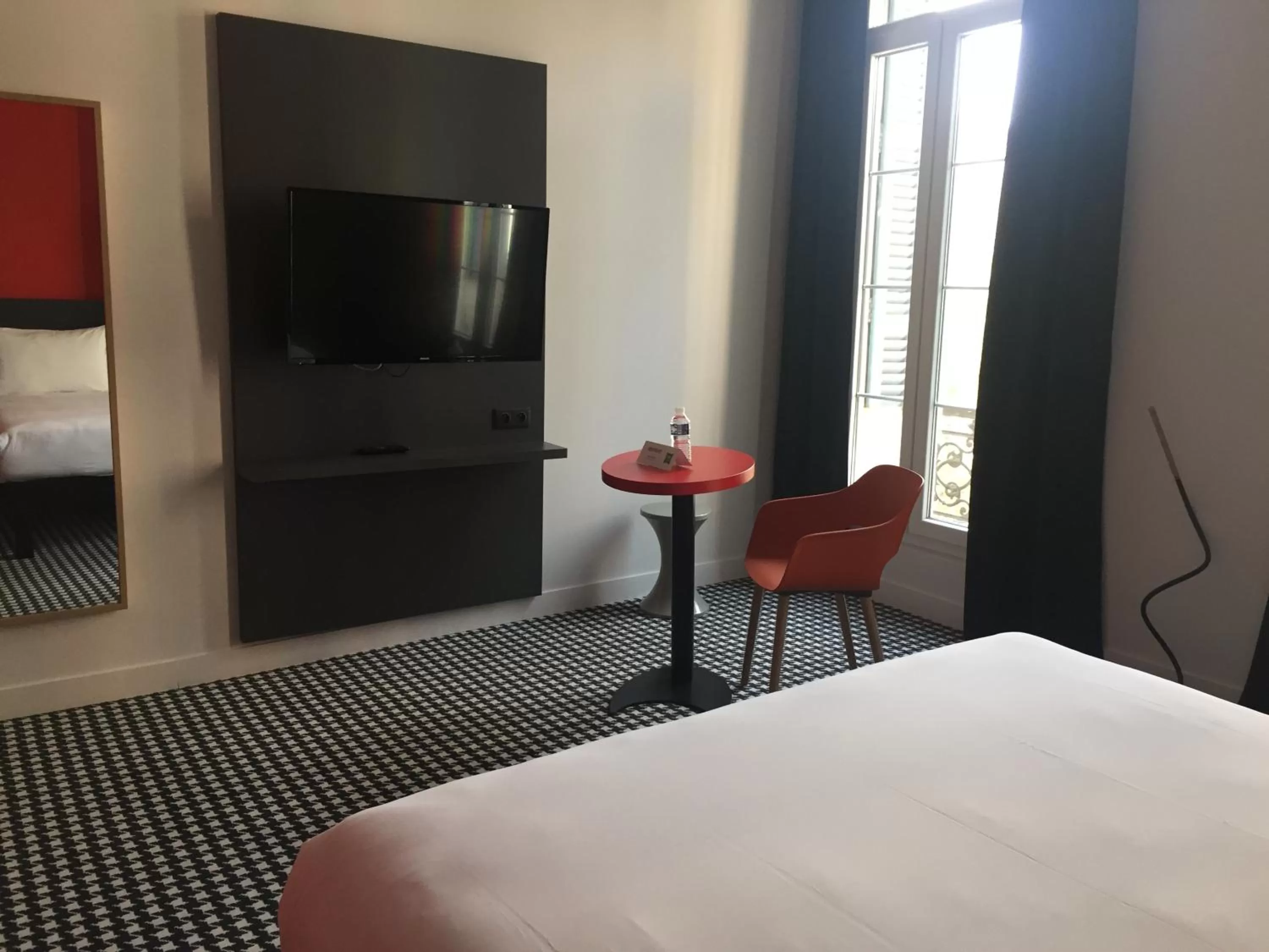 Photo of the whole room, Bed in ibis Styles Marseille Vieux Port