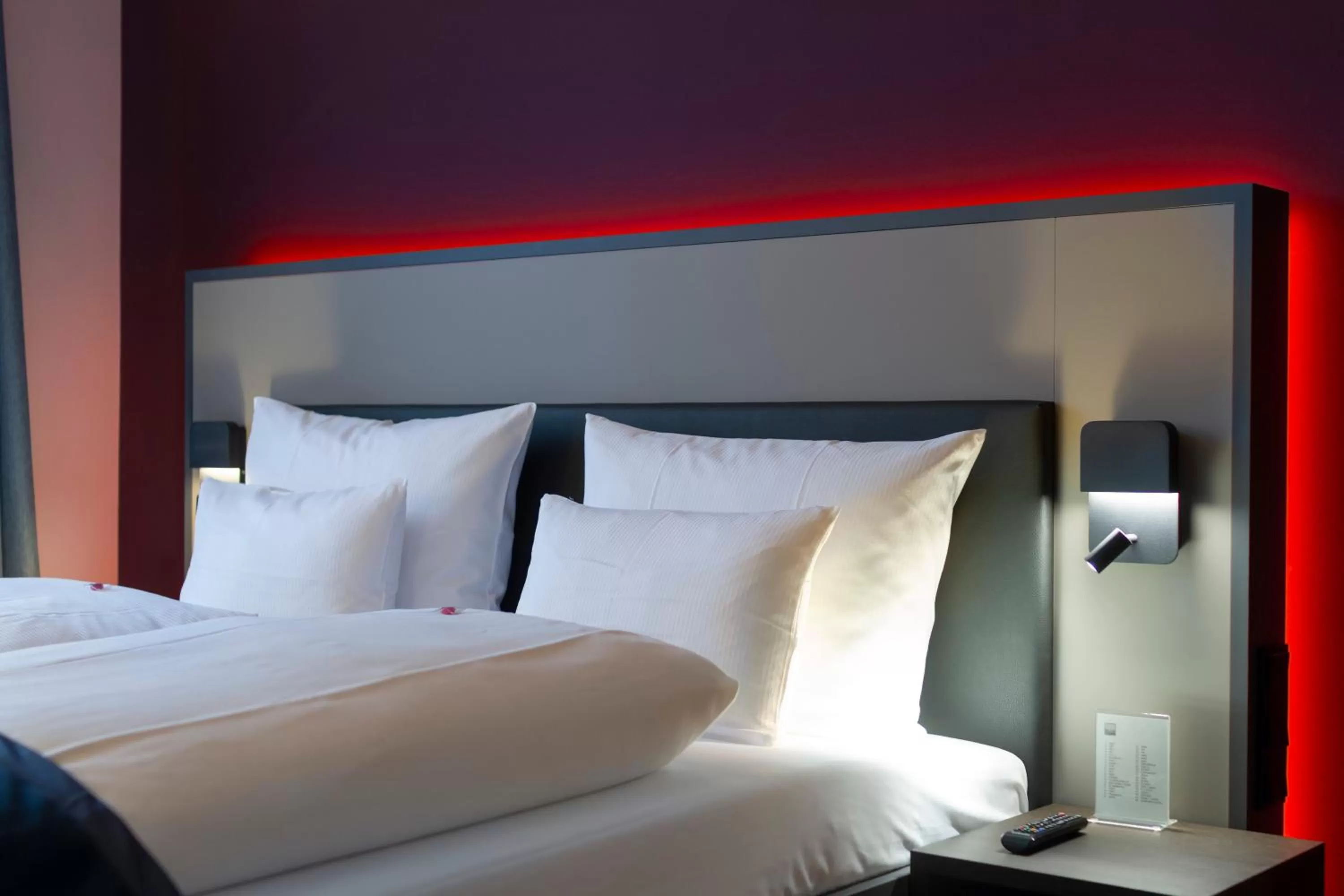 Bedroom, Bed in Qube Hotel Bahnstadt