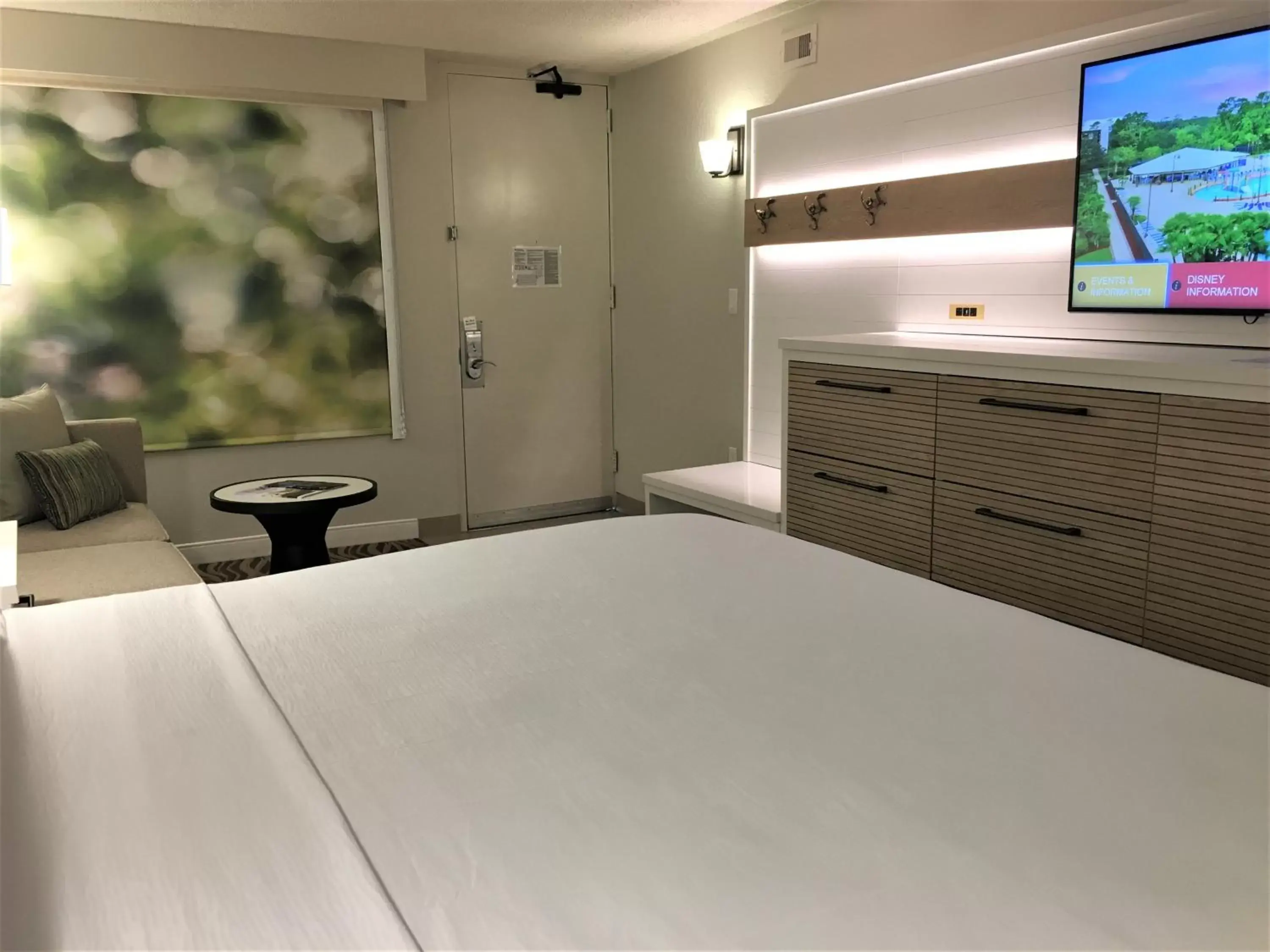 King Room with Lake View - Non-Smoking in Wyndham Garden Lake Buena Vista – Disney Springs® Area King Room with Lake View - Non-Smoking in Wyndham Garden Lake Buena Vista – Disney Springs® Area