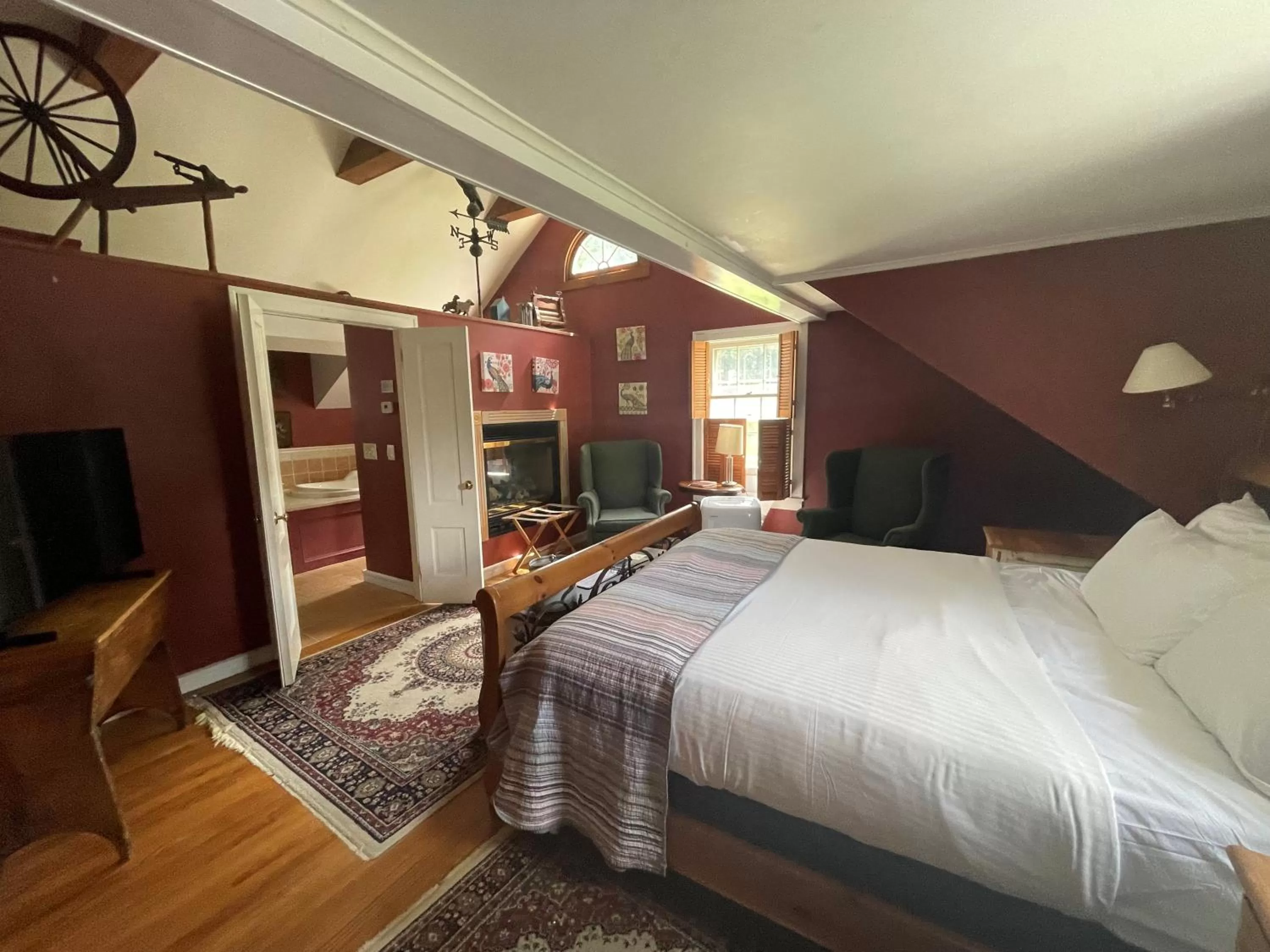 Photo of the whole room, Bed in Arlington Inn & Spa