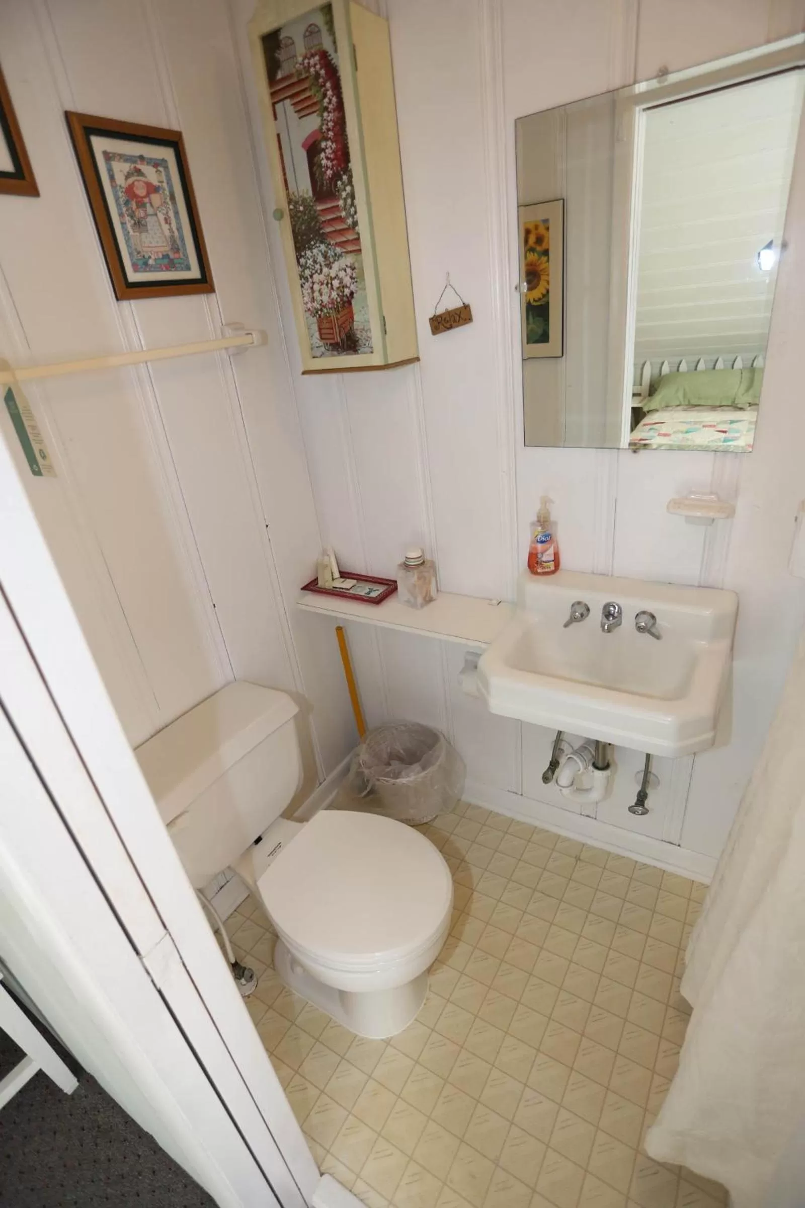 Bathroom in Atlantic House Bed & Breakfast