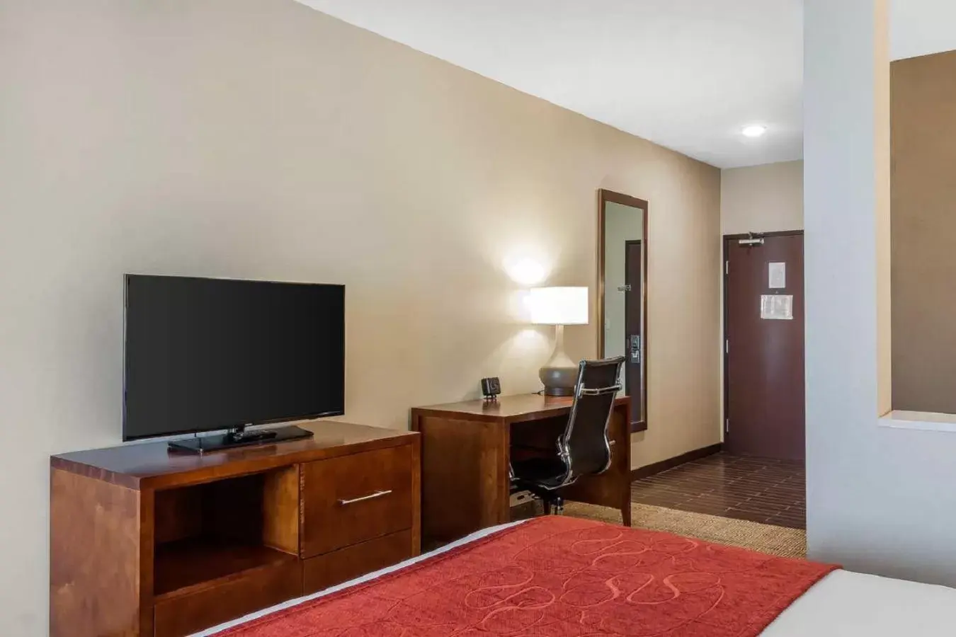 King Suite - Accessible/Non-Smoking in Comfort Suites King Suite - Accessible/Non-Smoking in Comfort Suites