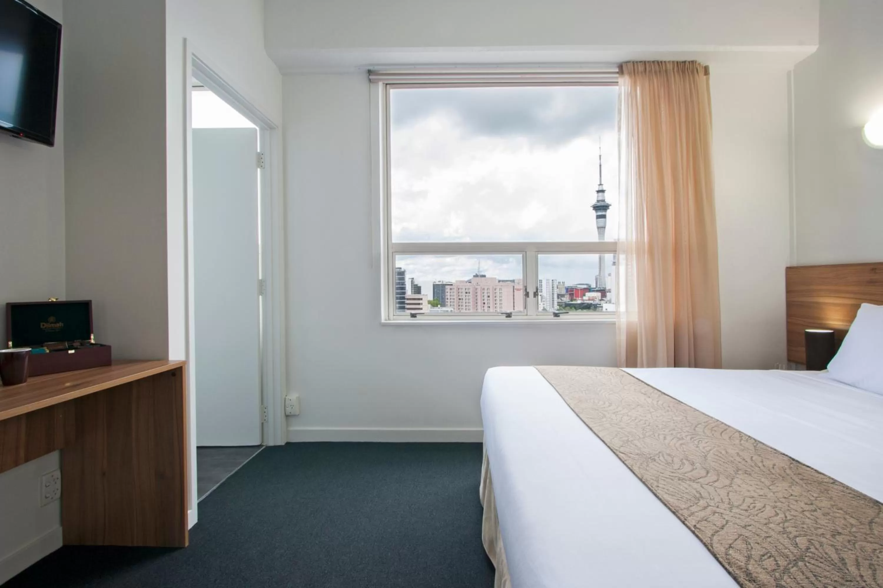 Bedroom, Bed in Ascotia Off Queen