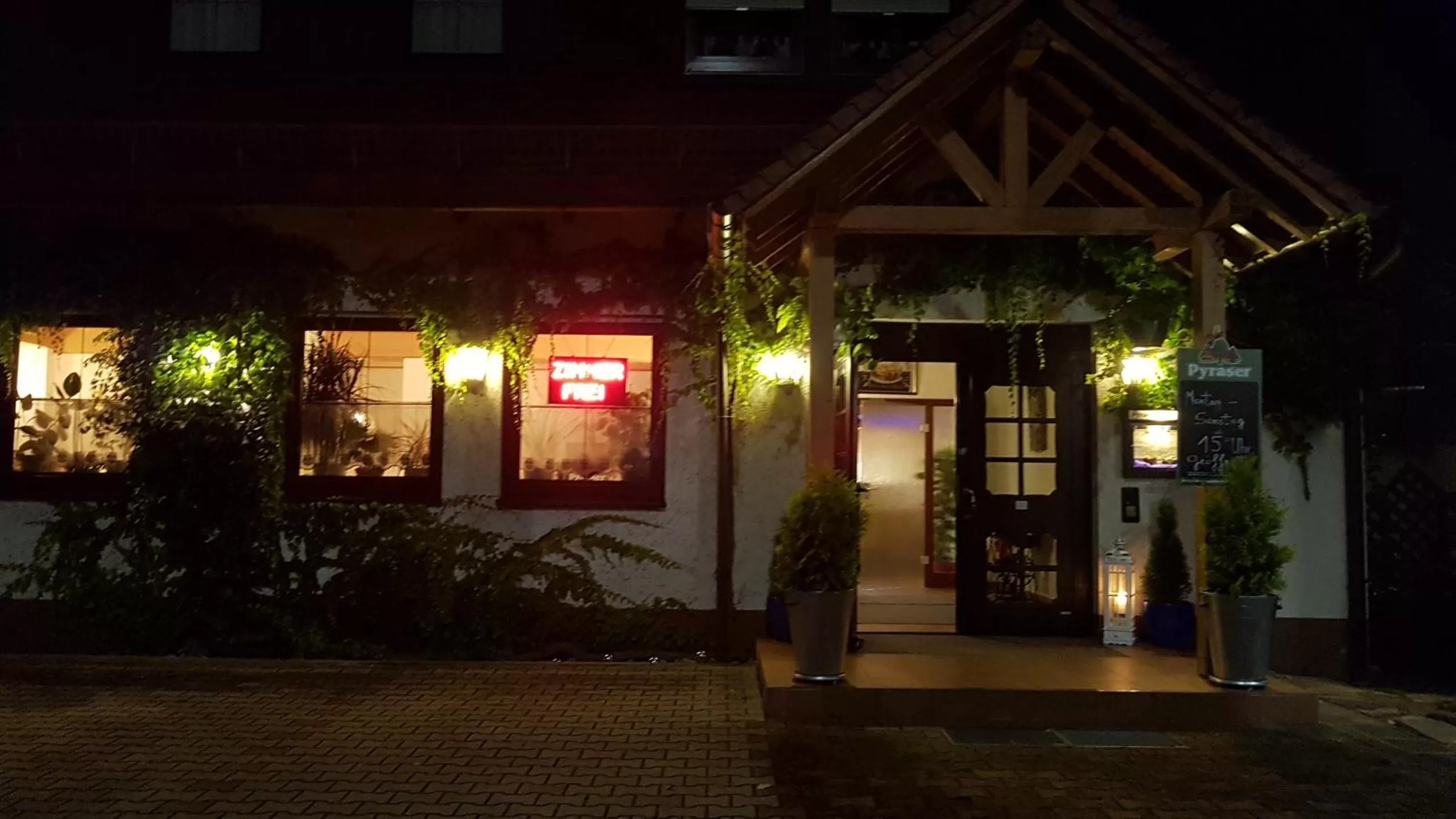 Facade/entrance, Property Building in Frankenstube-Winkelhaid