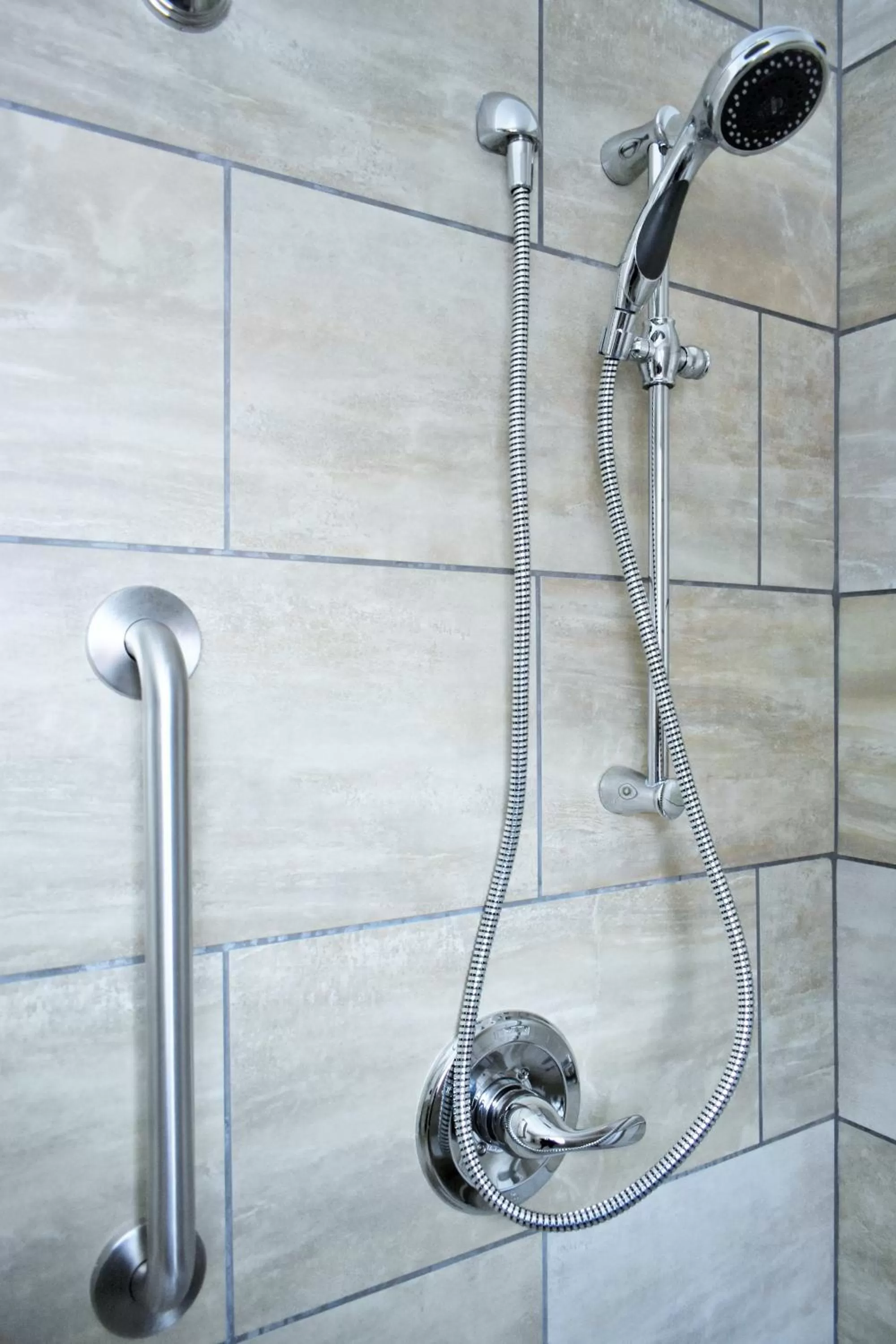 Shower in Knights Inn Page