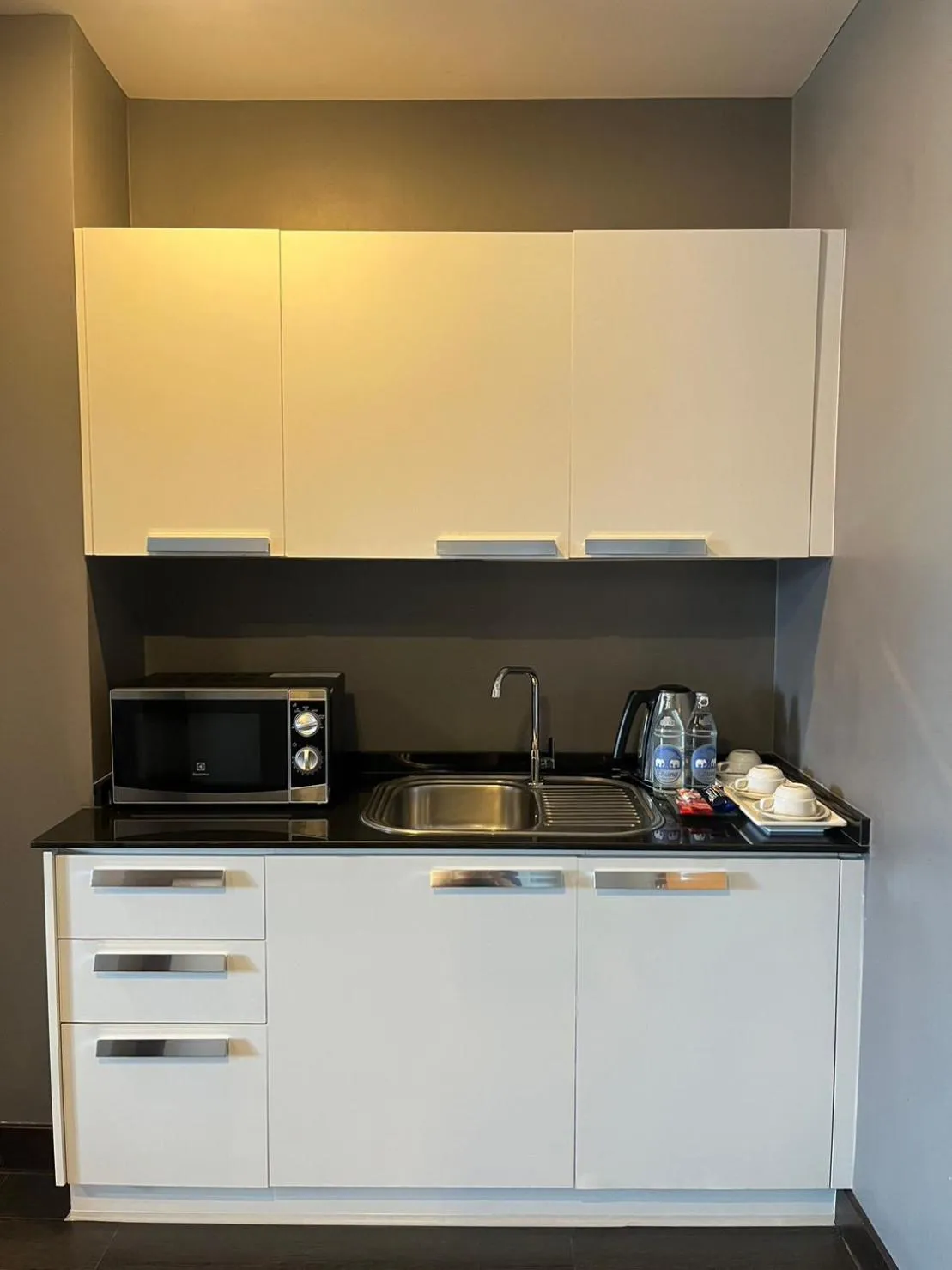 Coffee/tea facilities, Kitchen/Kitchenette in 14 Living