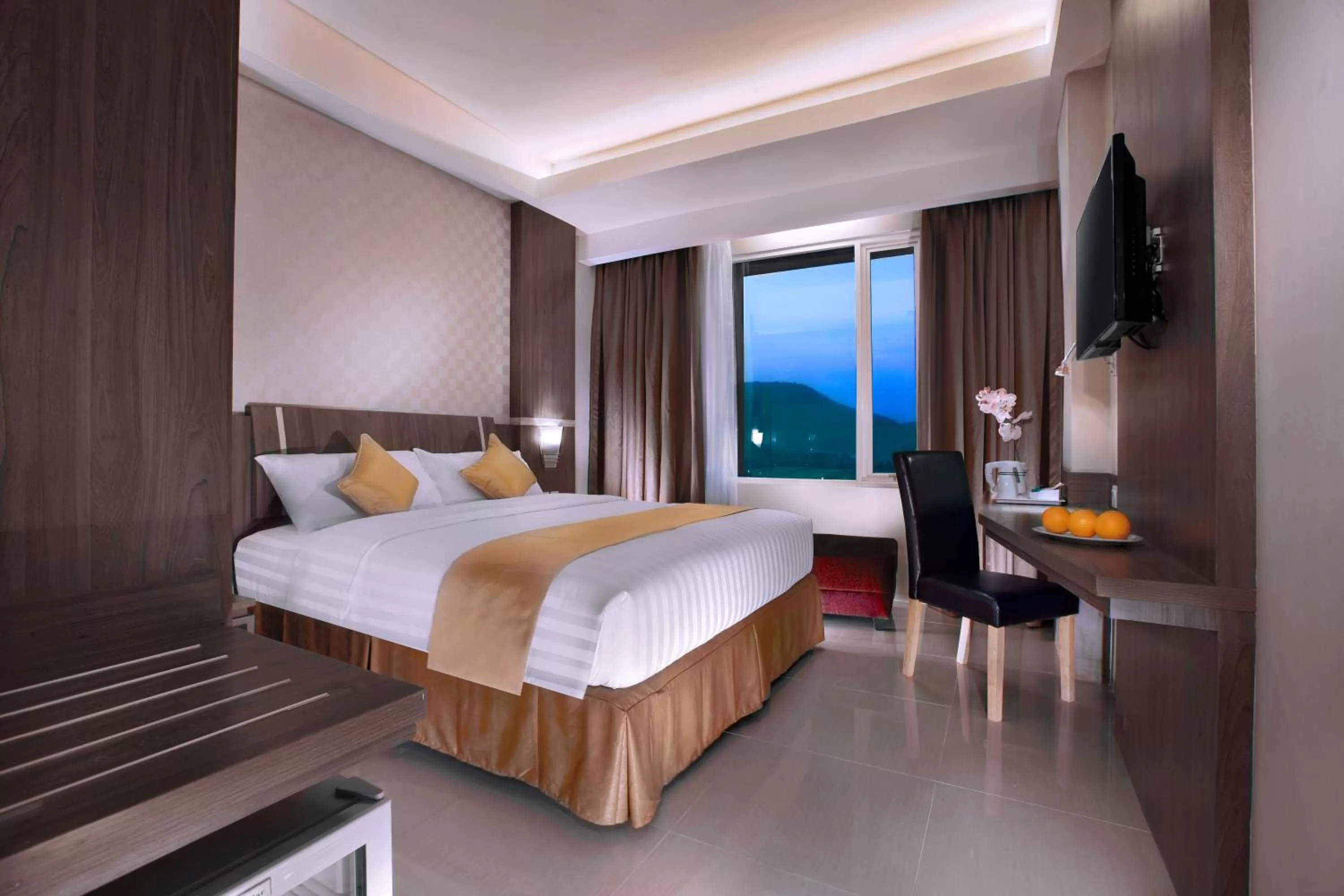 Bedroom, Bed in Aston Lampung City Hotel