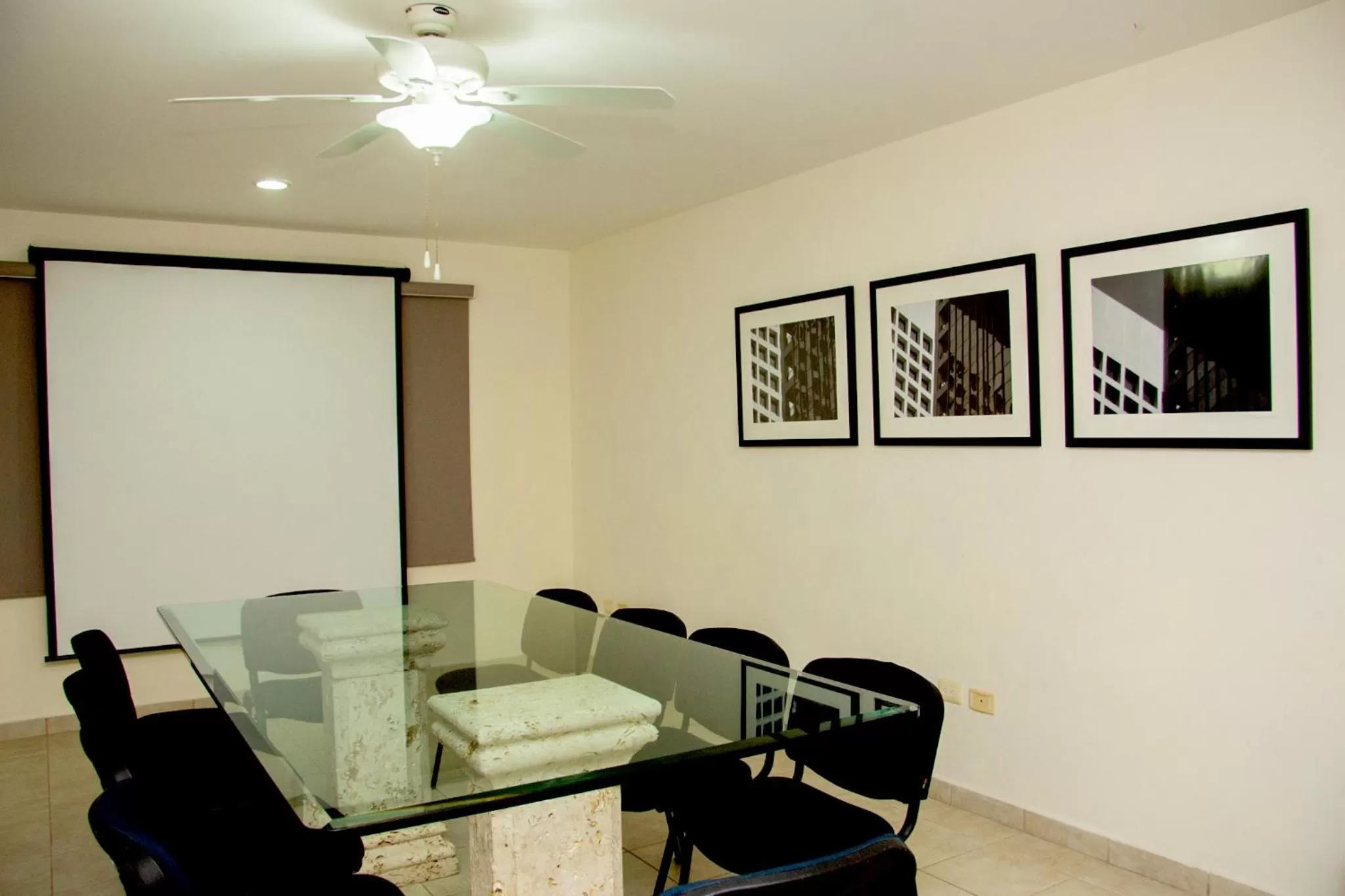 Meeting/conference room in Mesón de la Luna Hotel & Spa