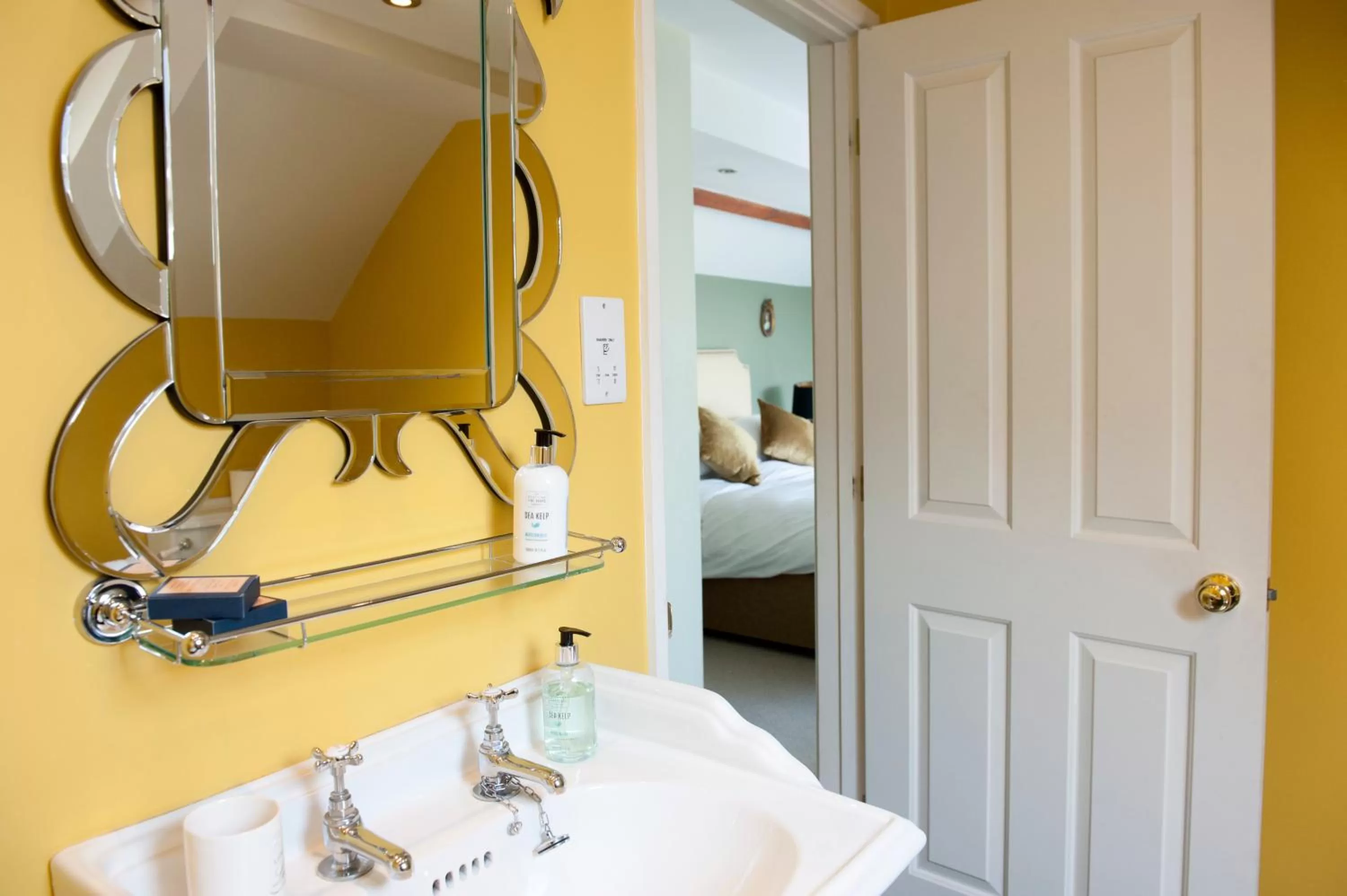 Bathroom, Bed in The Bridge House