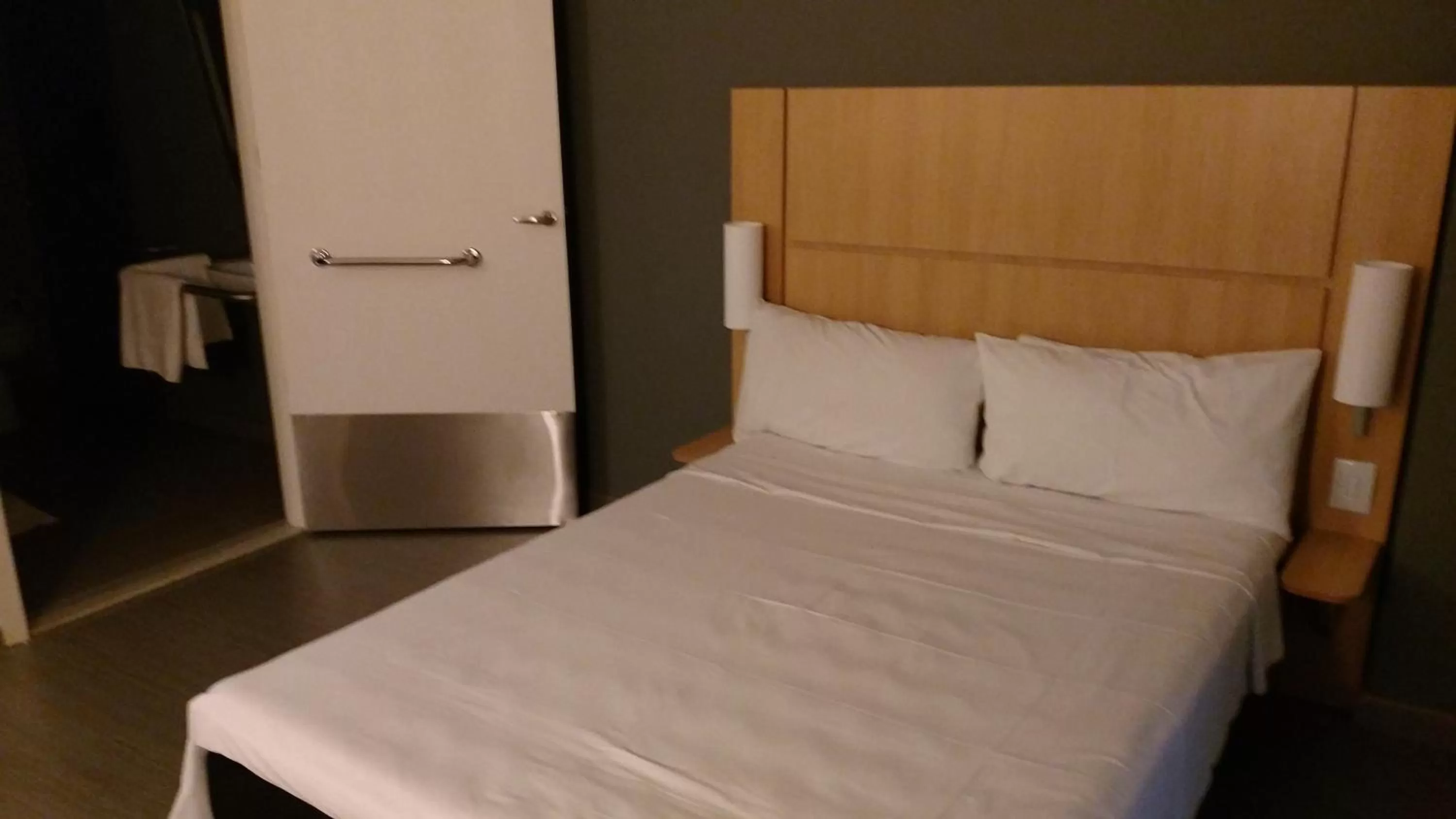Bed in ibis Catalao