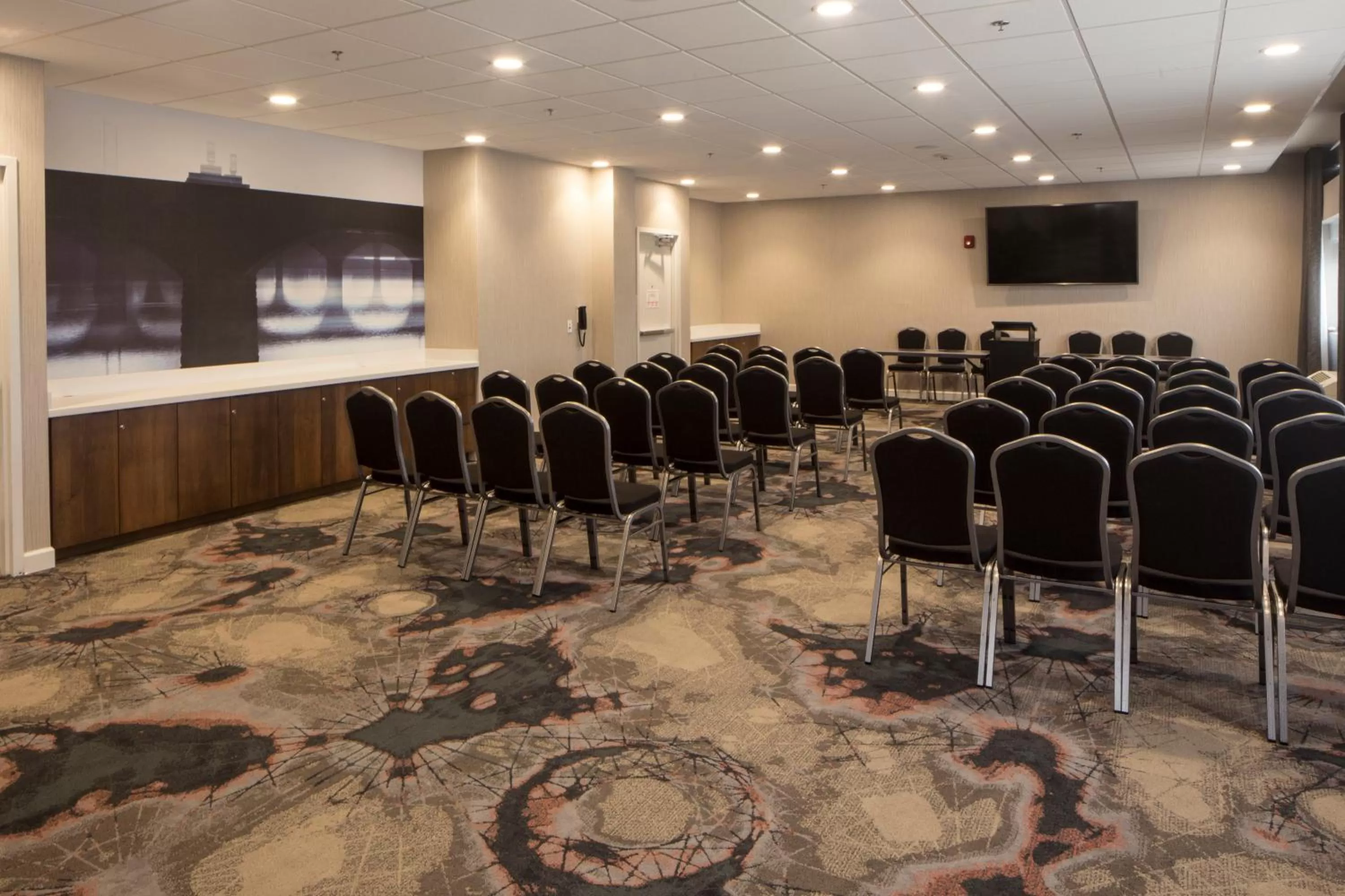 Meeting/conference room in Hotel Indigo Harrisburg - Hershey by IHG