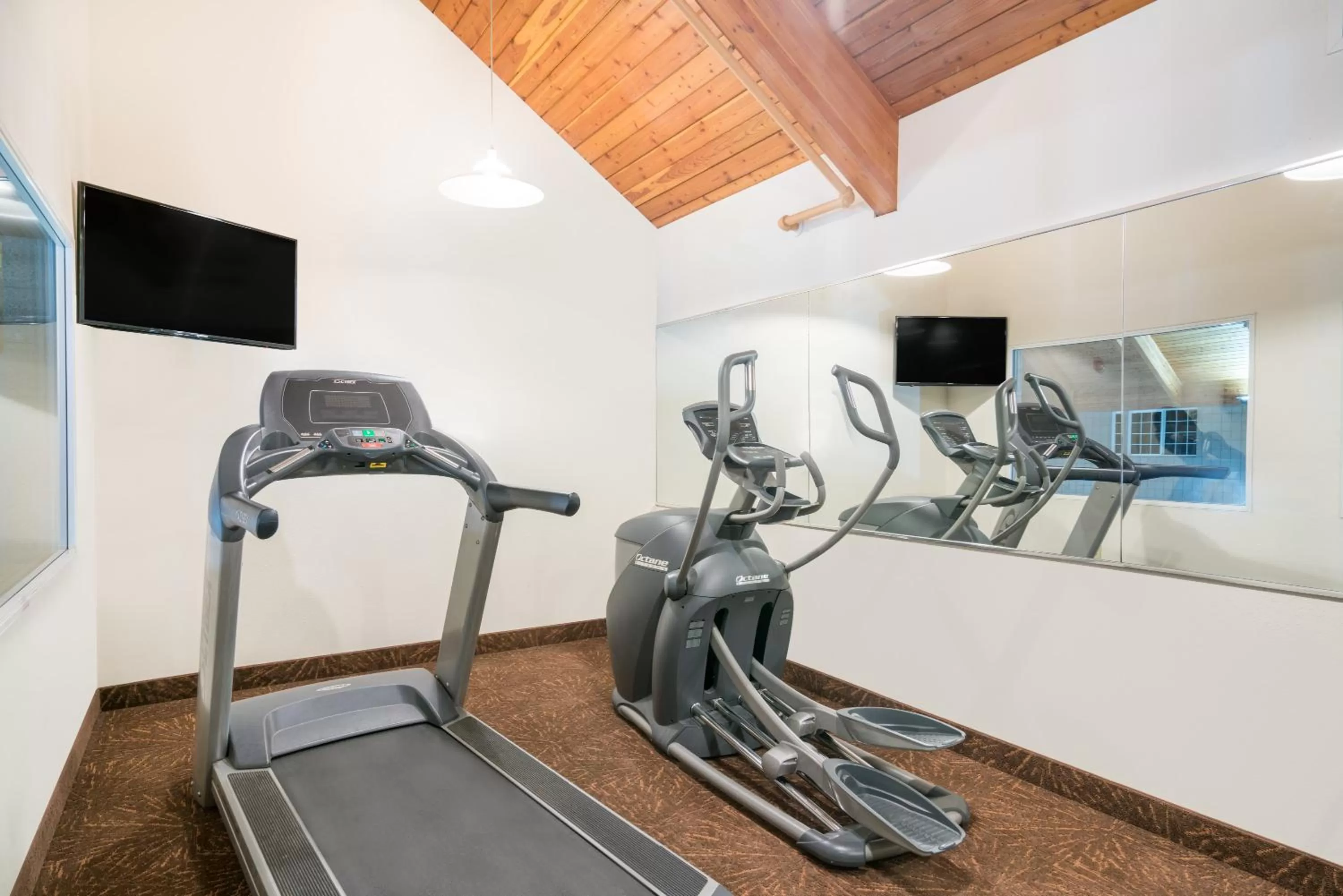 Fitness centre/facilities in Baymont by Wyndham Baxter/Brainerd Area