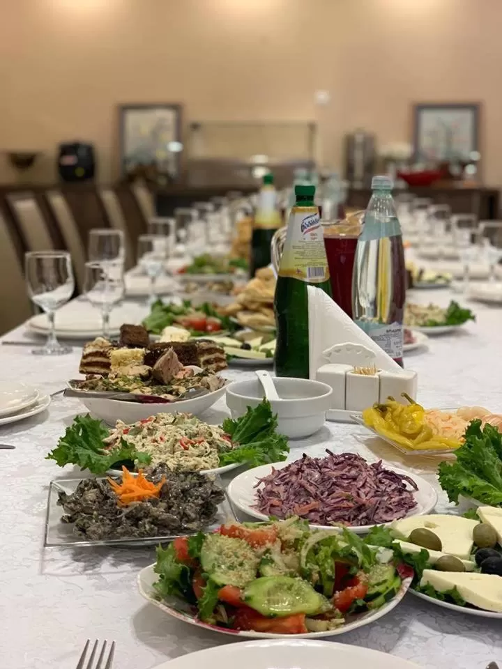 Restaurant/places to eat in Hotel Patriot