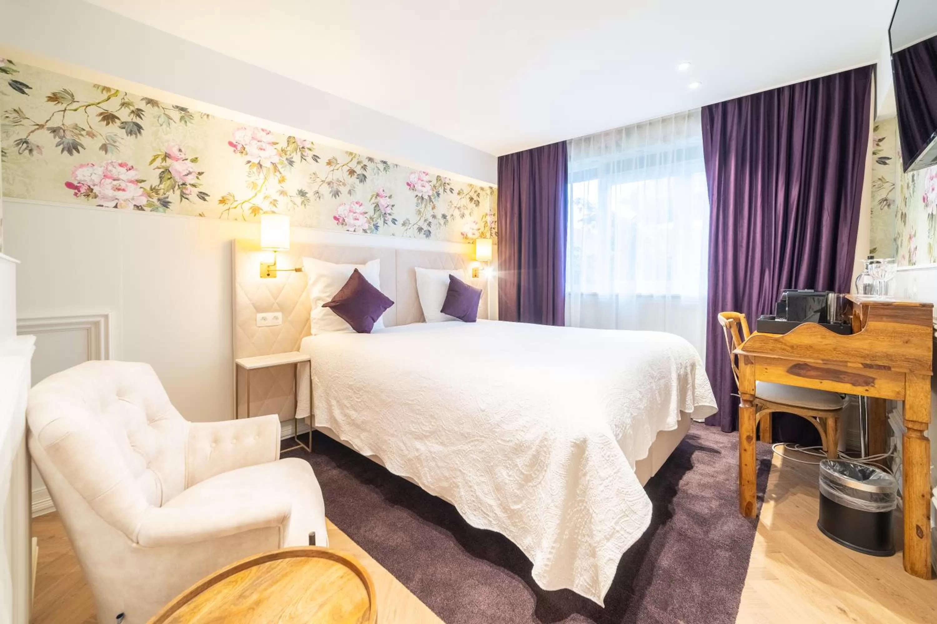 Photo of the whole room, Bed in Grand Hotel Normandy by CW Hotel Collection