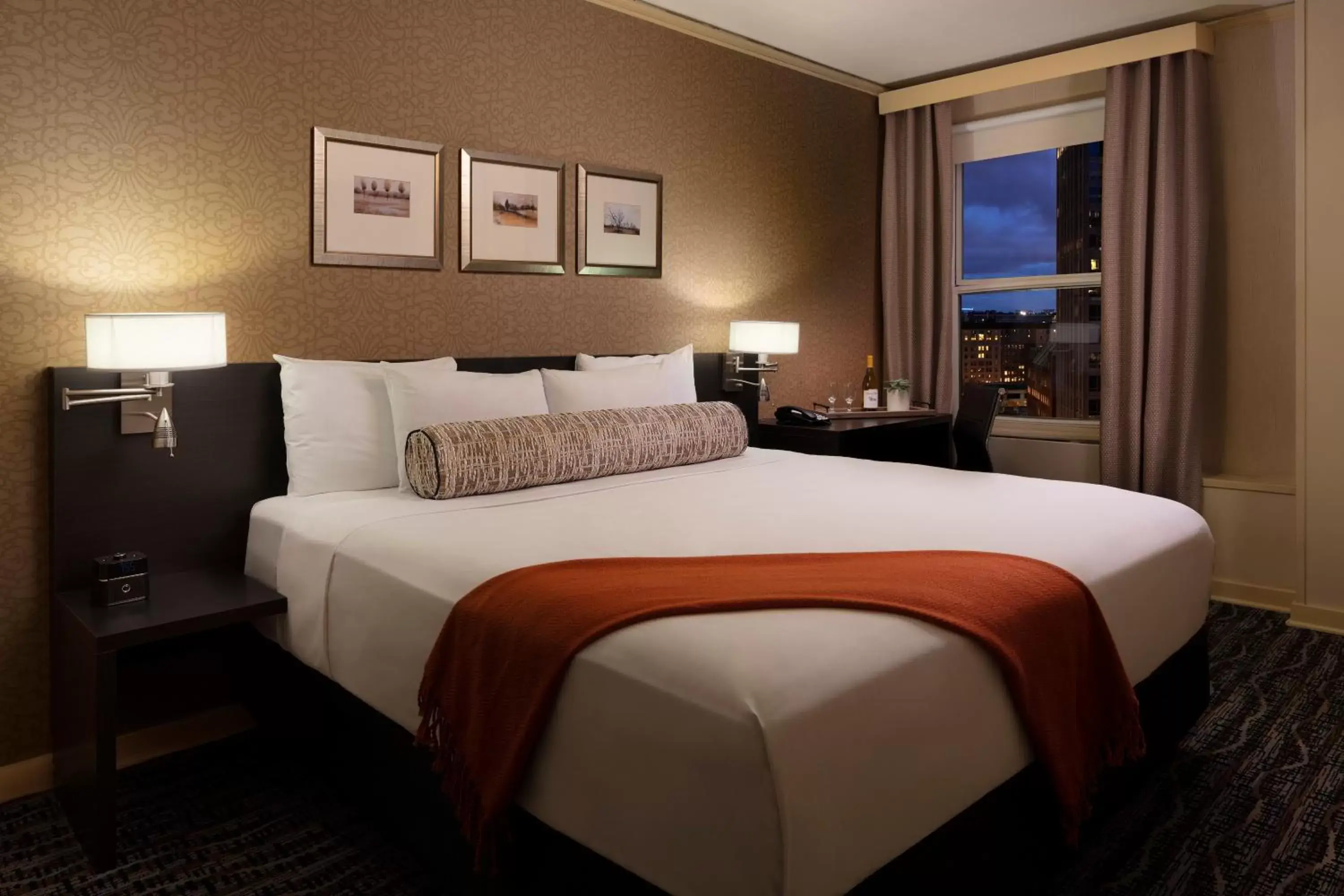 Executive Family Suite in Executive Hotel Pacific Executive Family Suite in Executive Hotel Pacific