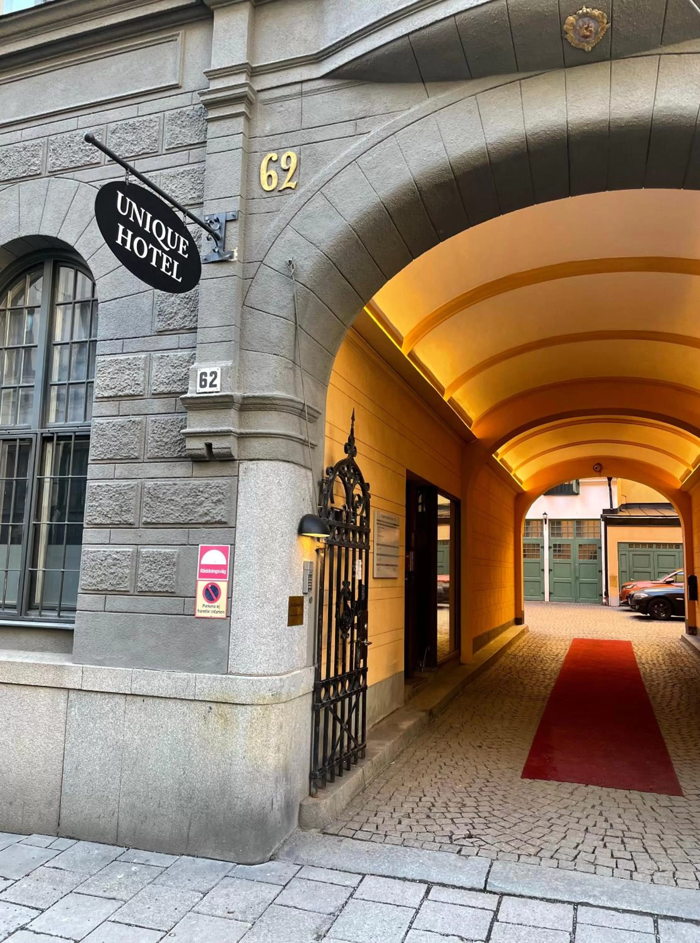 Facade/entrance in Unique Hotel