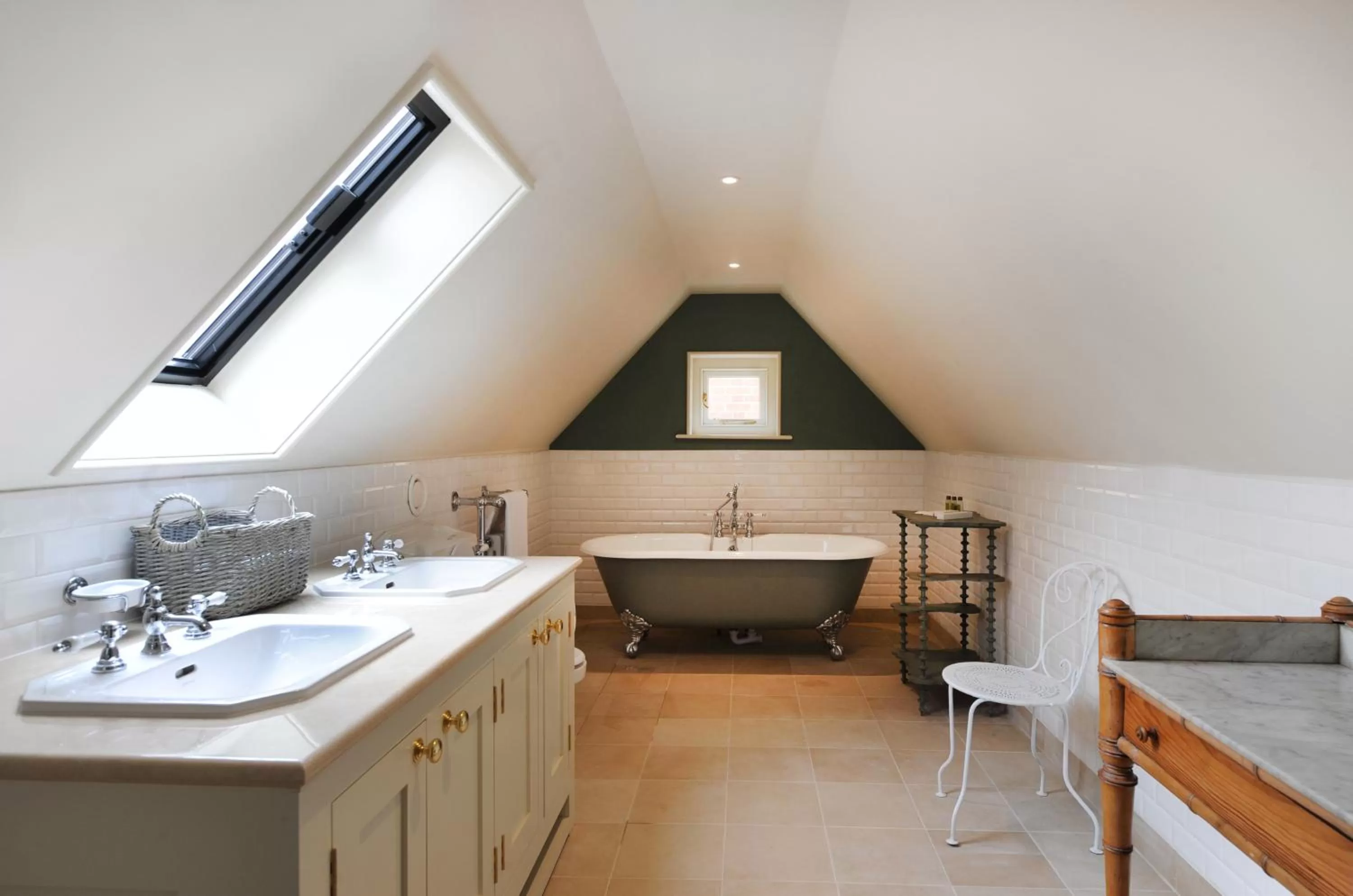 Luxury Double Room in The Stag and Huntsman at Hambleden