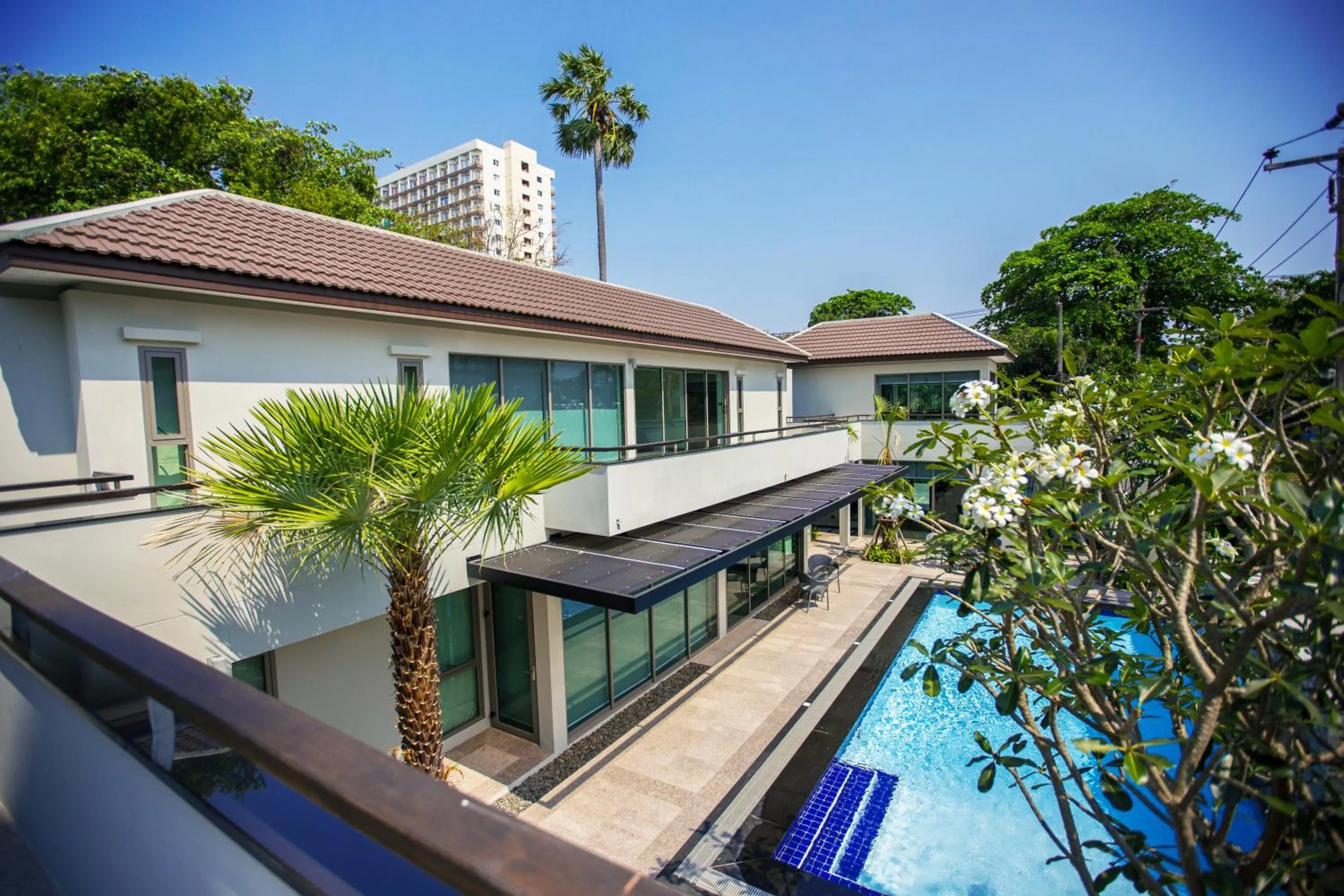 Pool view in Villa Navin