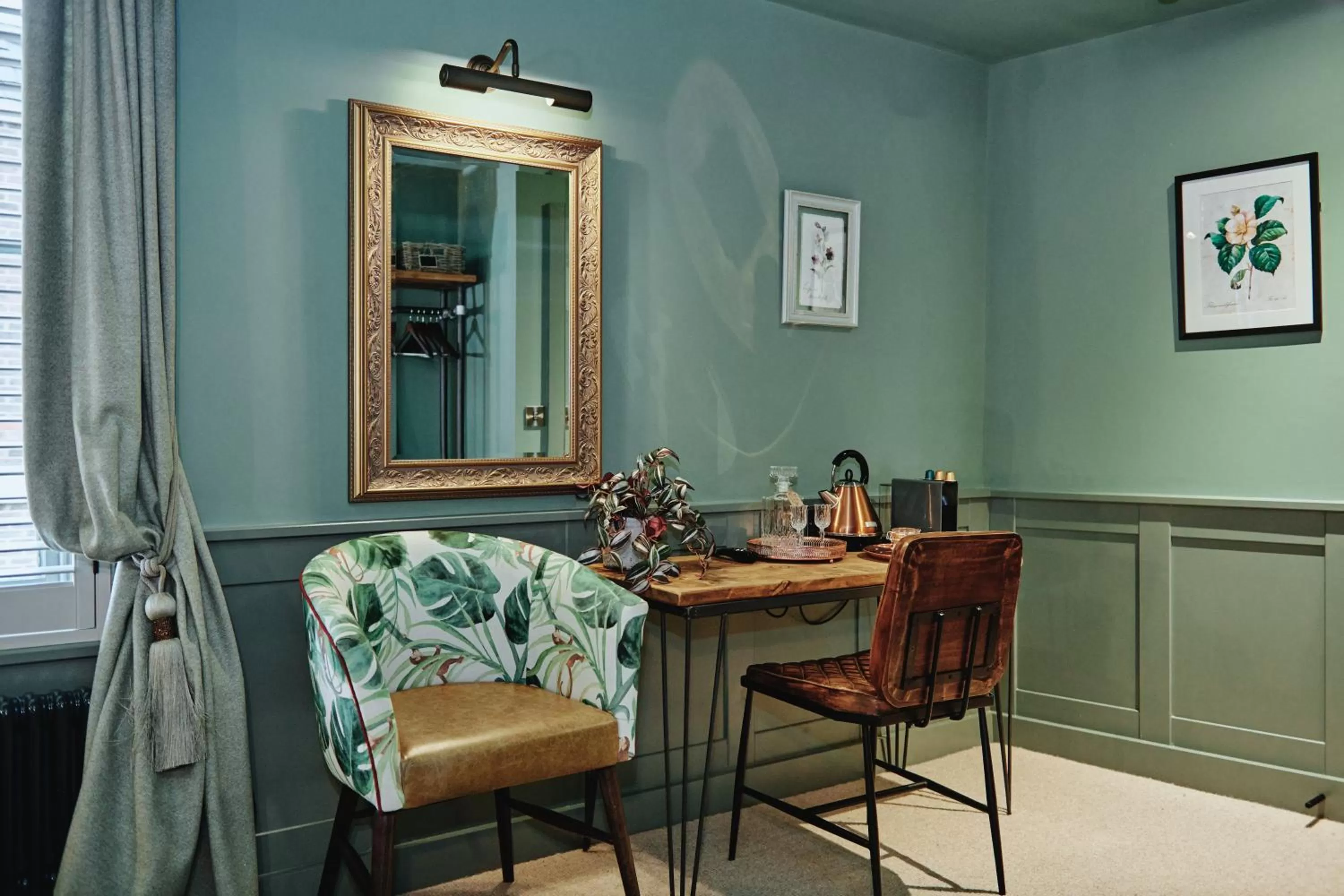 Bedroom in Kings Arms - Egham-Windsor