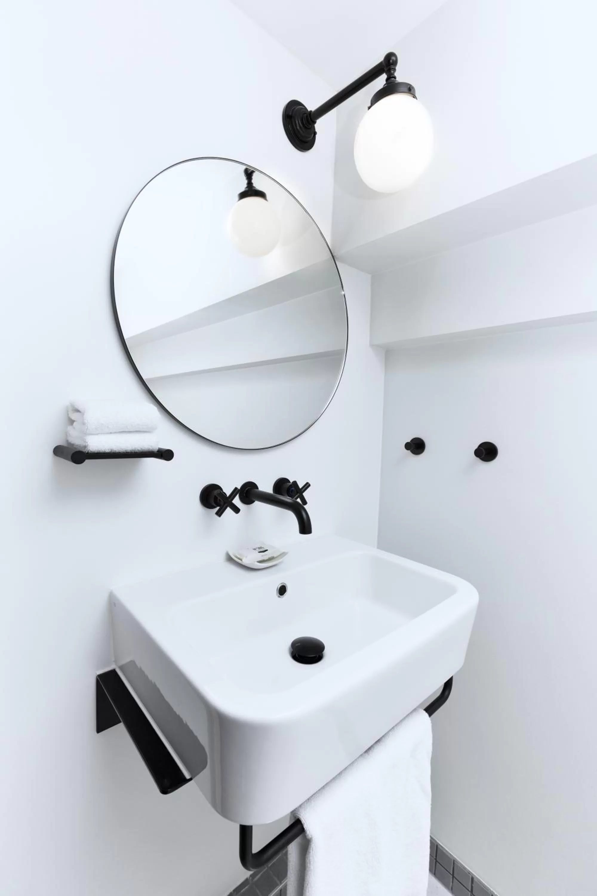 Bathroom in Ovolo Sydney Woolloomooloo, a Wyndham Hotel