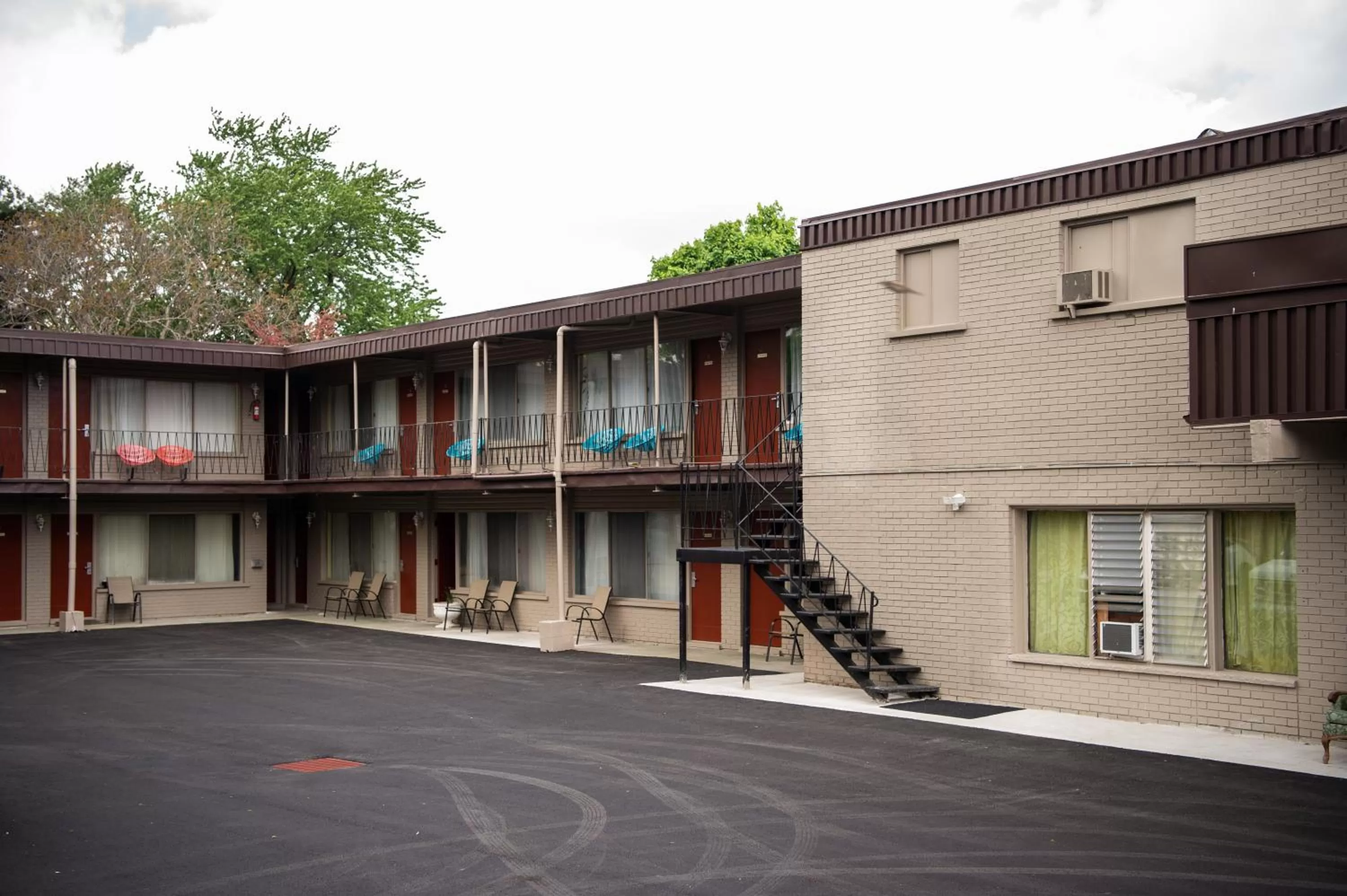 Property building in Advance Inn