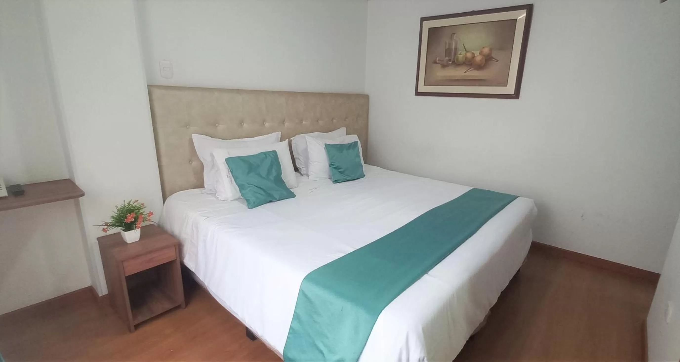 Bed in Hotel Bogota - Fontana Di Trevi by On Holidays