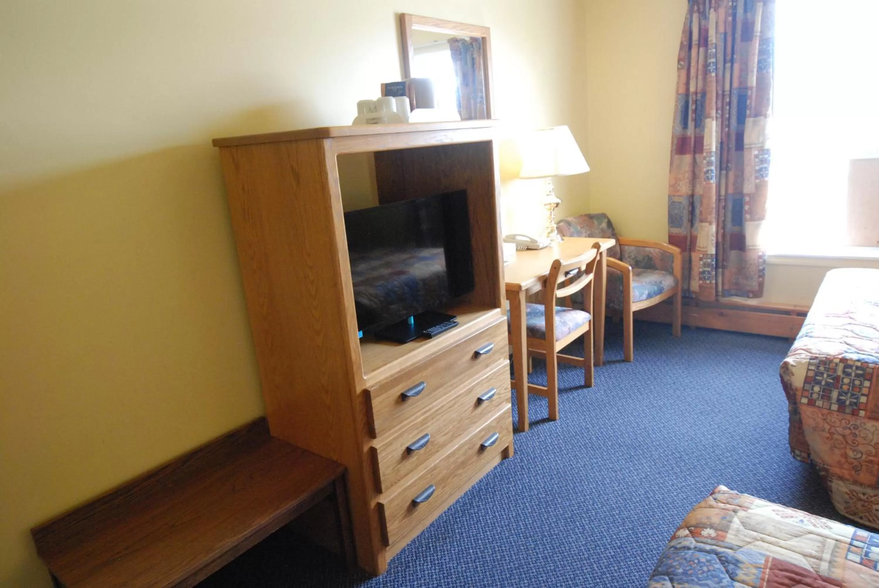 TV and multimedia, Bed in Discovery Inn