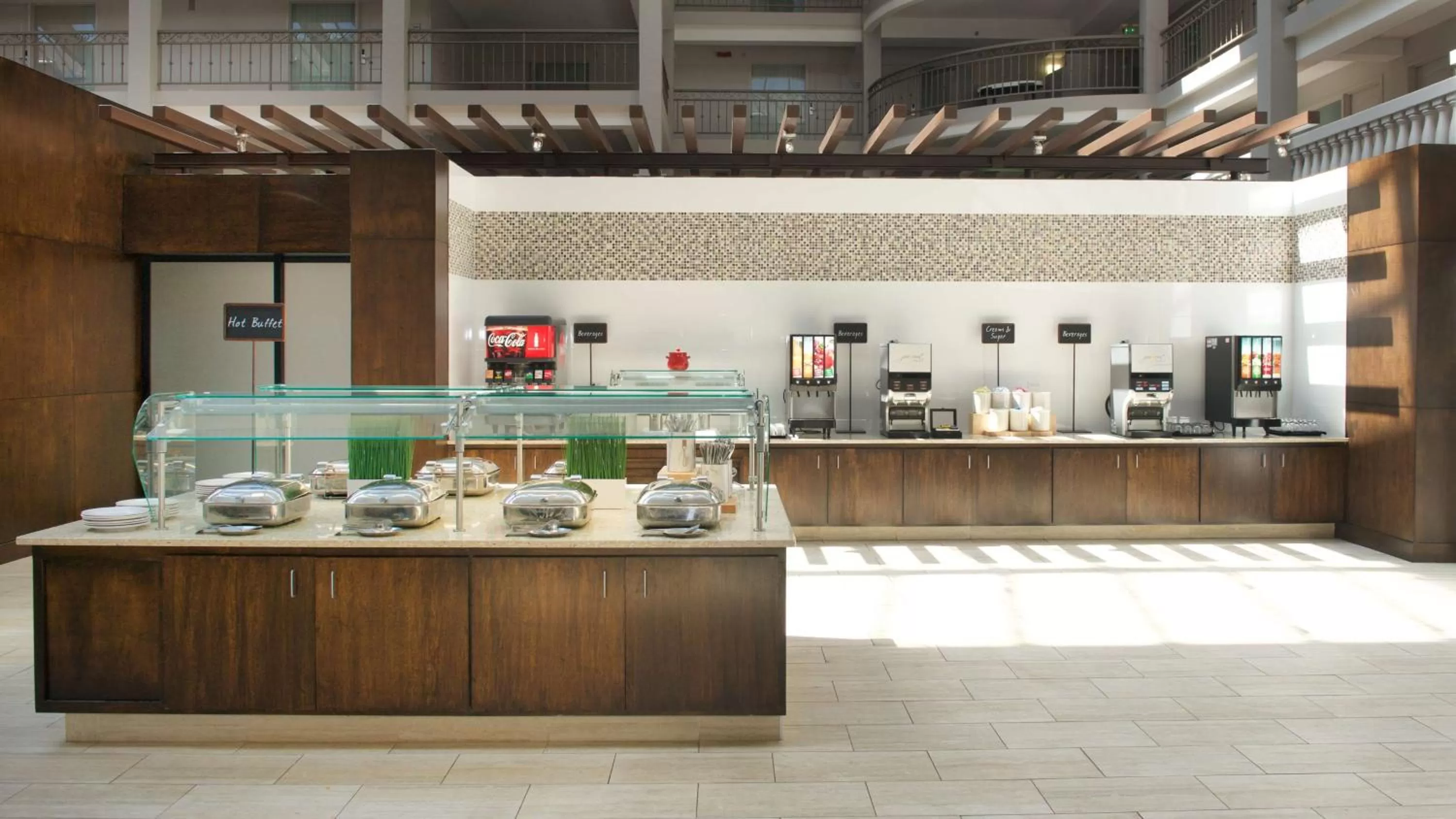 Dining area in Embassy Suites by Hilton Colorado Springs