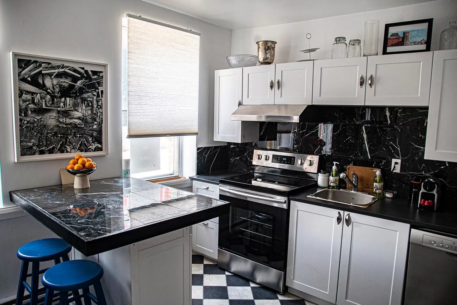 kitchen in L'Hotel Particulier Griffintown