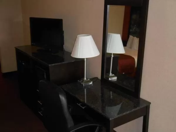 Queen Room with Two Queen Beds - Smoking in AmeriStay Inn St Joseph