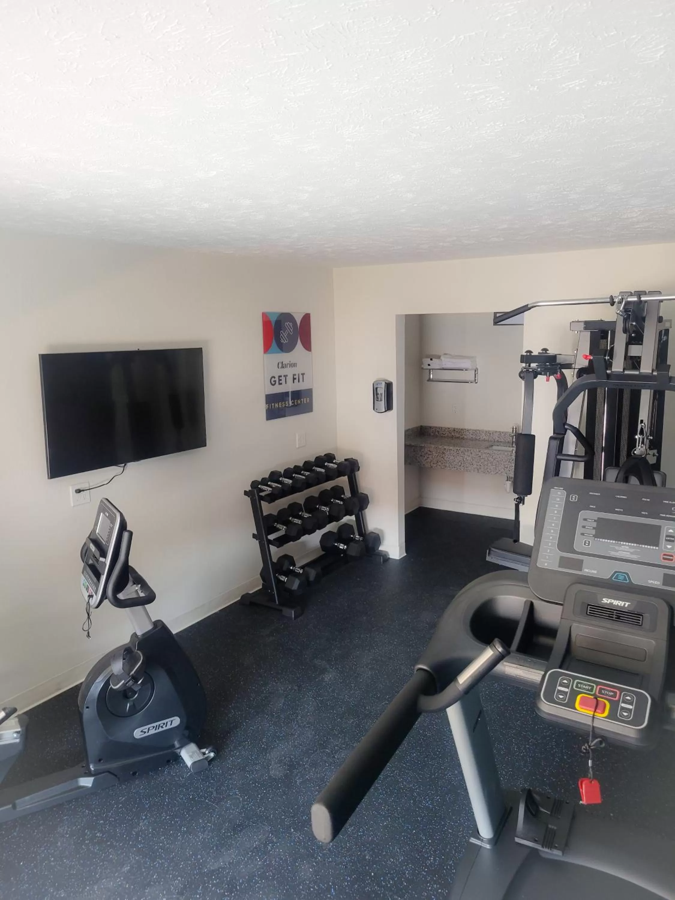 Fitness centre/facilities in Clarion Inn