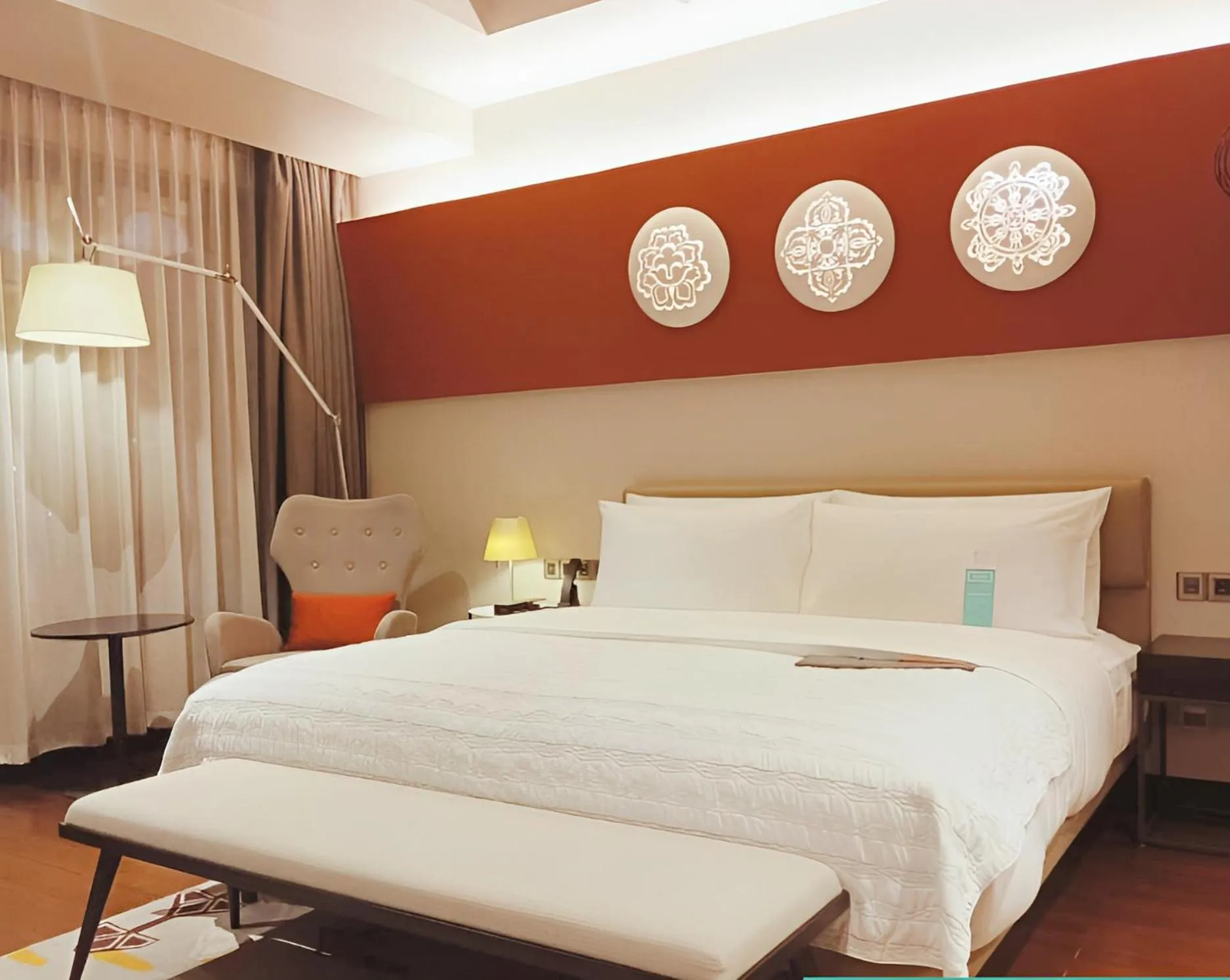 Bed in Le Meridien Thimphu