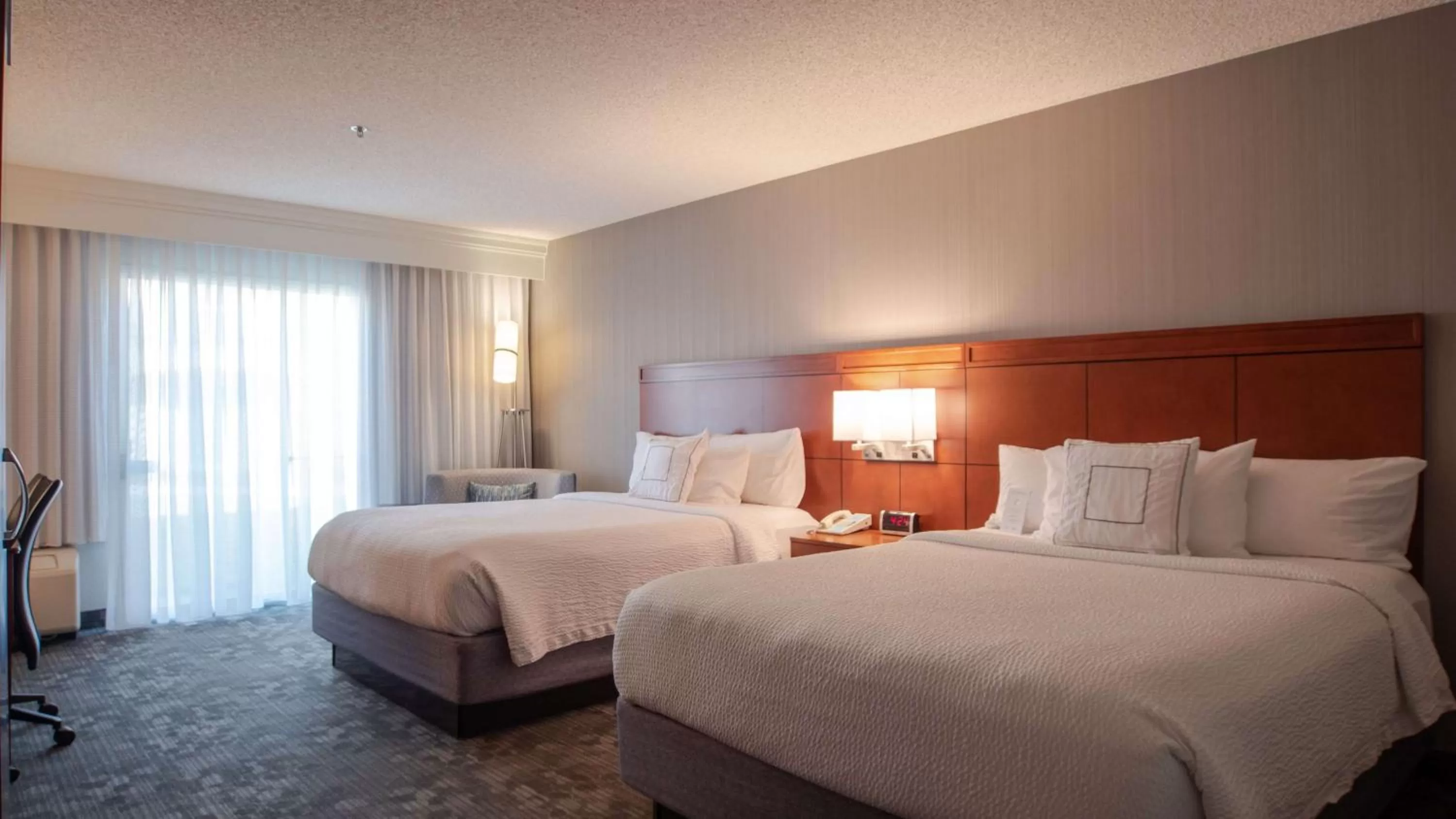 Photo of the whole room, Bed in Sonesta Select Camarillo