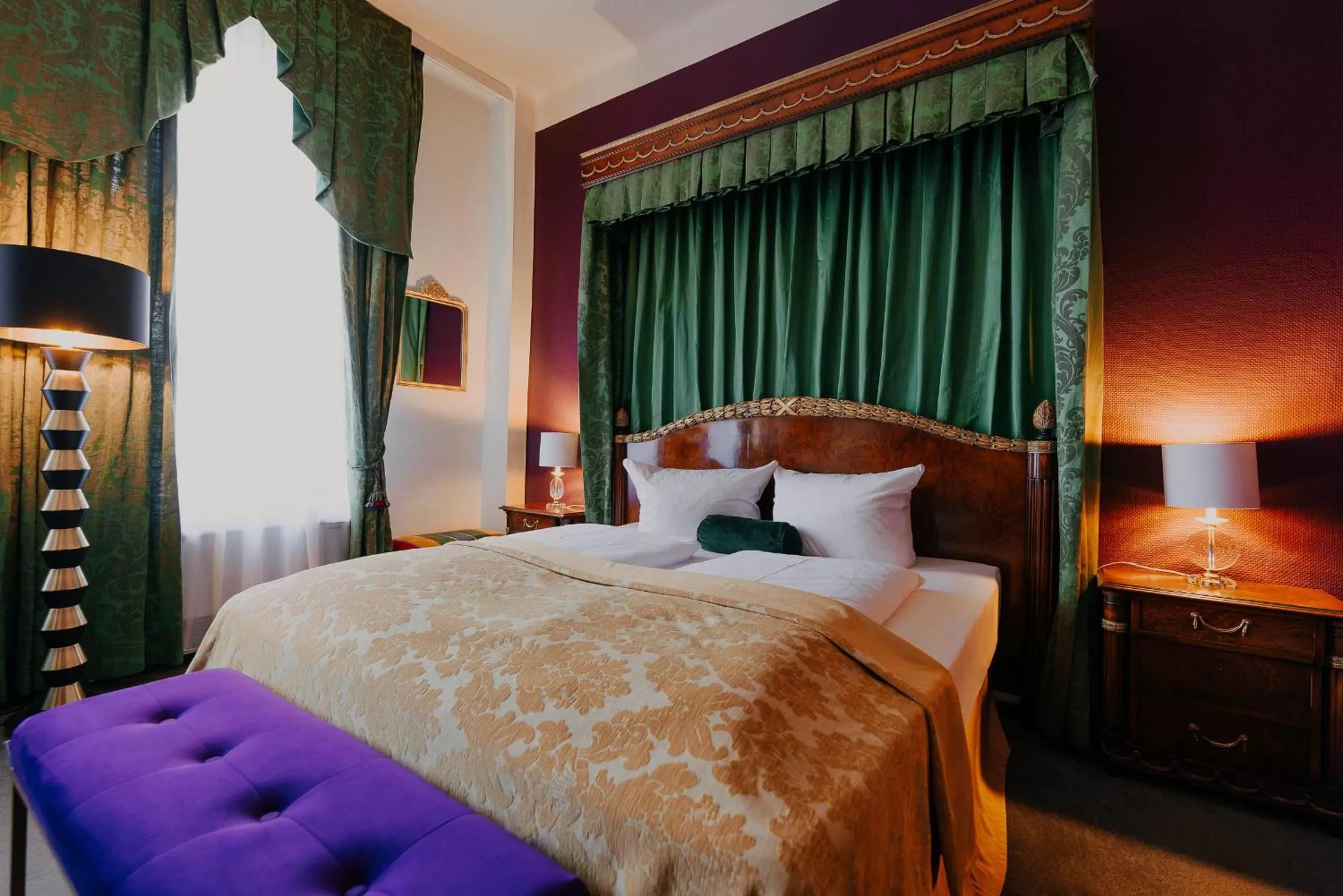 Bed in Boutique Hotel Rothenburger Hof