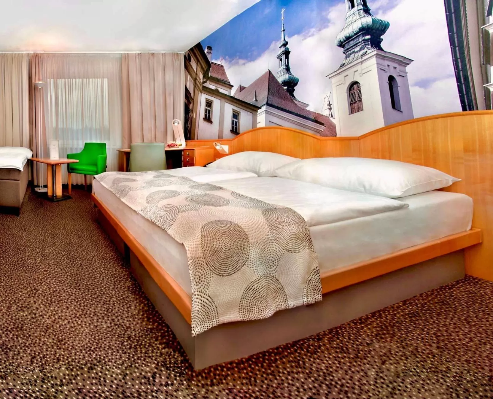 Living room, Bed in Cosmopolitan Bobycentrum - Czech Leading Hotels