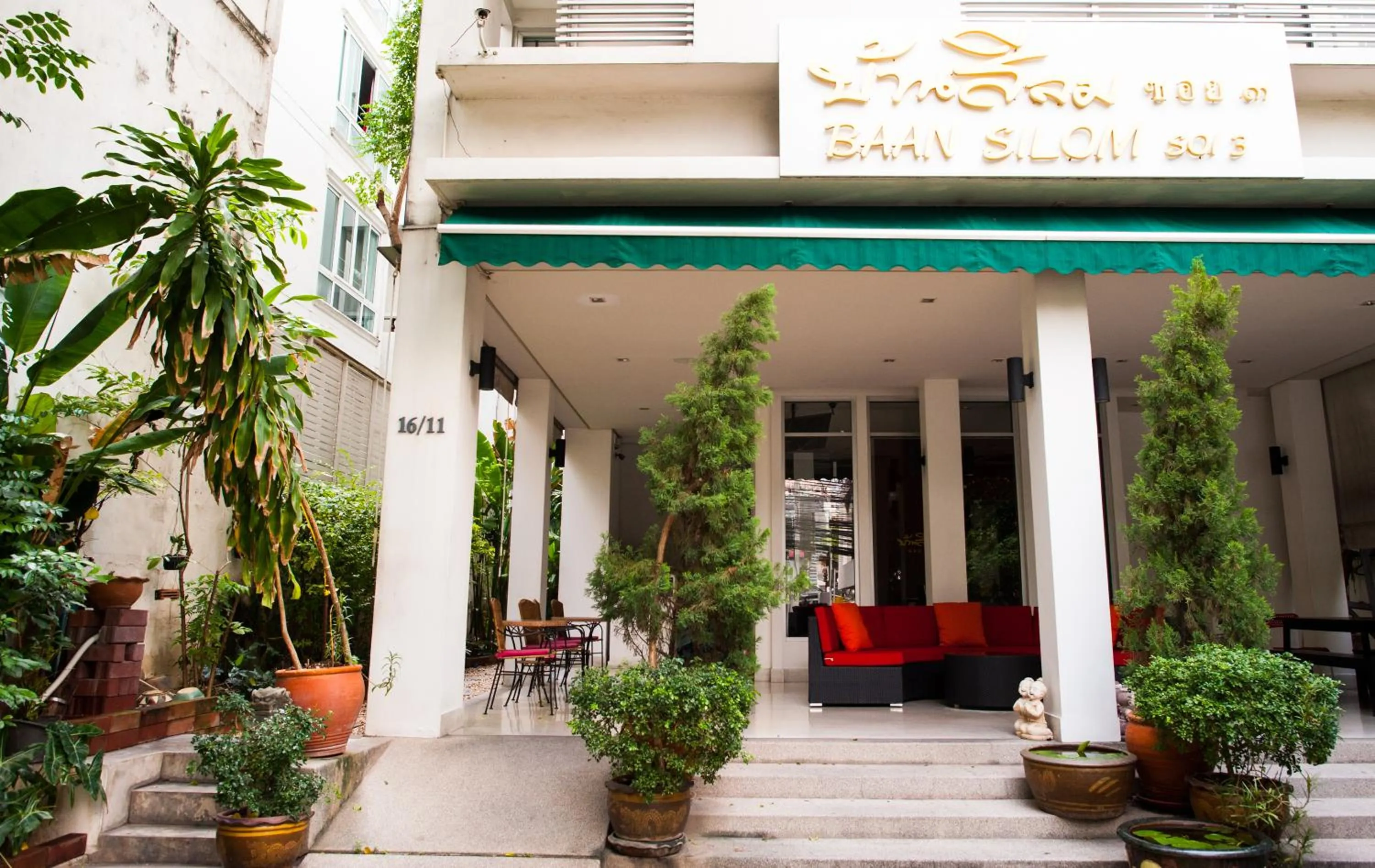 On site in Baansilom Soi 3