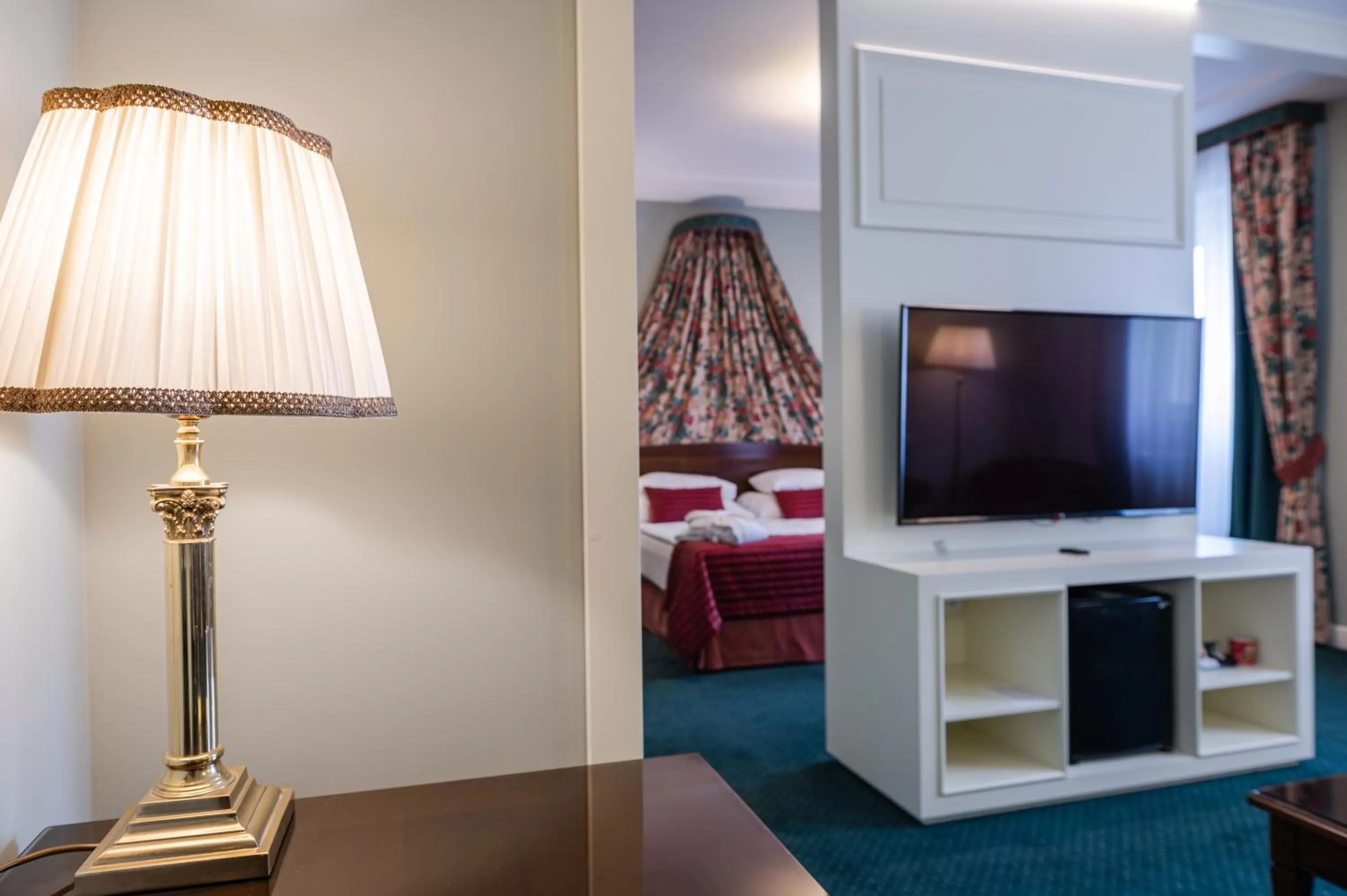 TV and multimedia, Bed in Hotel Liberty