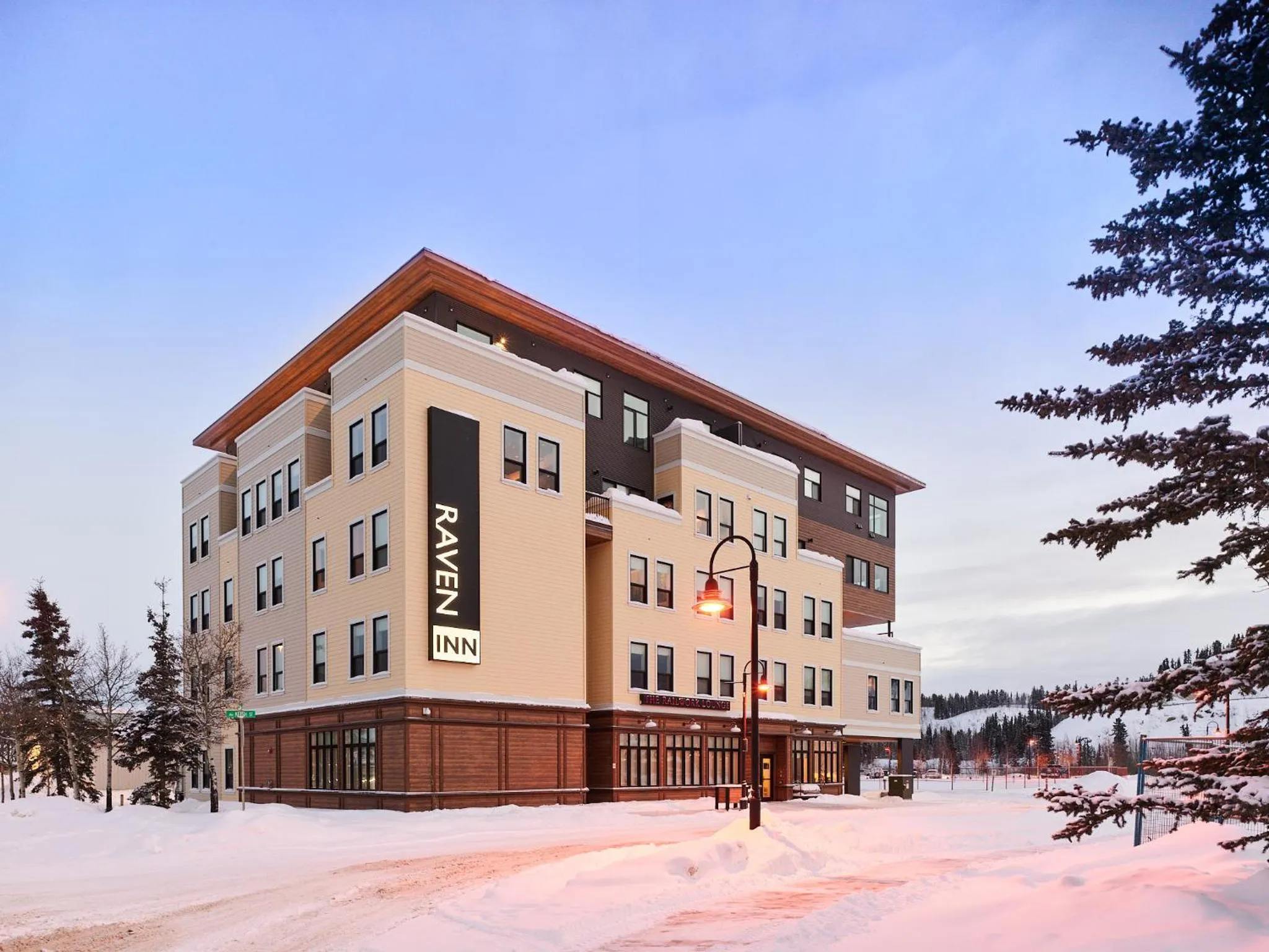 Property building in Raven Inn Whitehorse