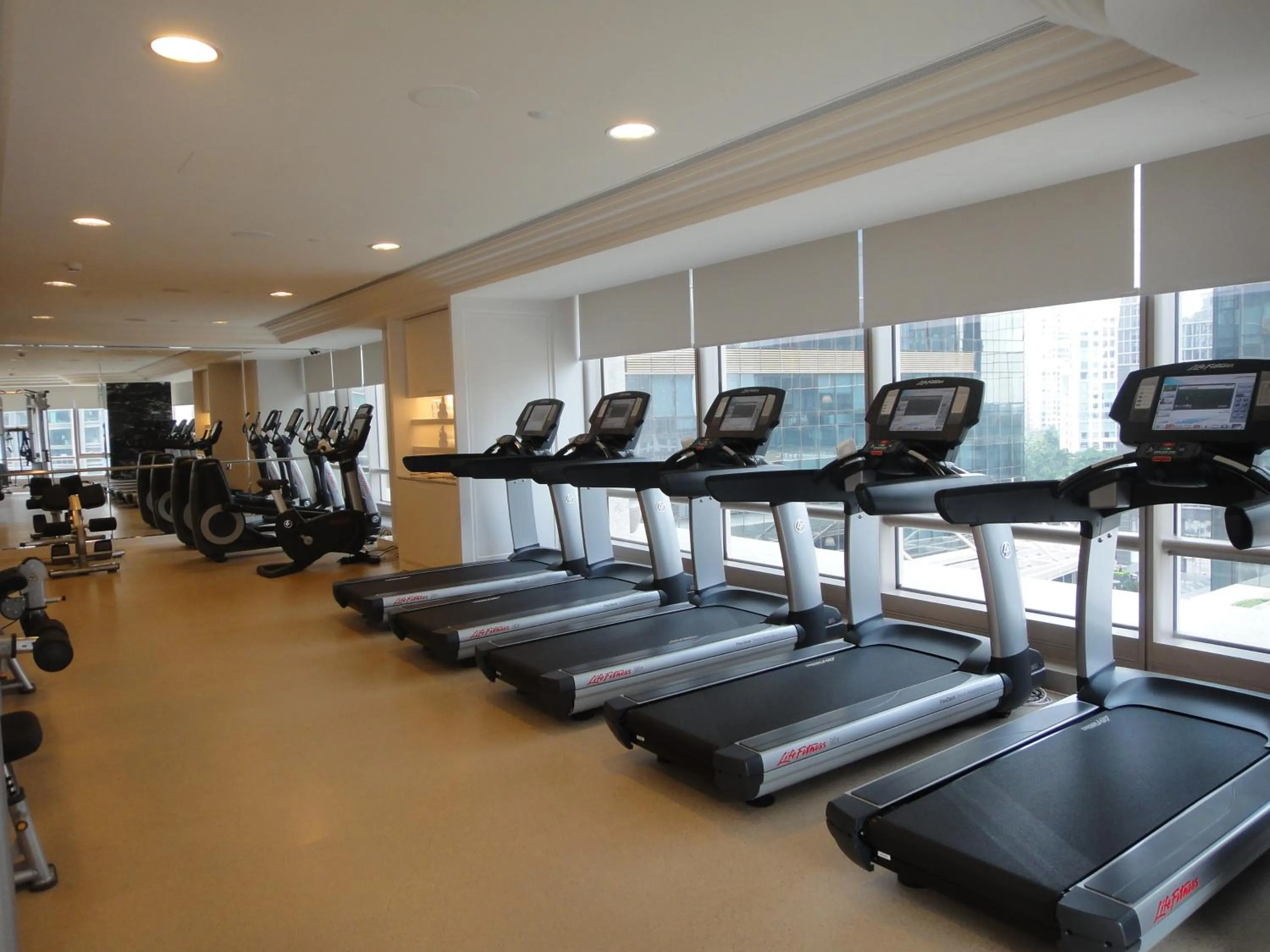 Fitness centre/facilities in The Langham, Shenzhen