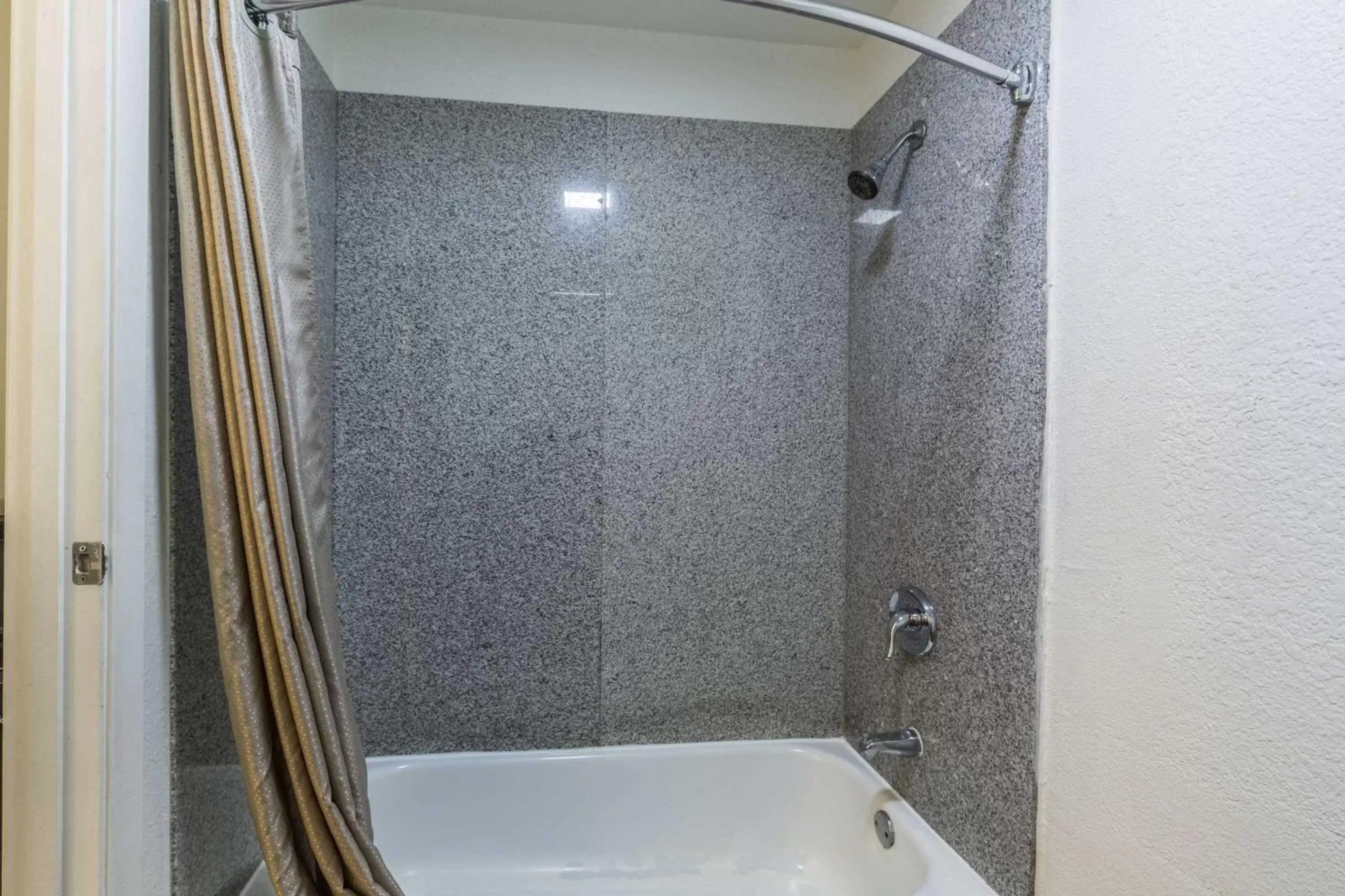 Deluxe Queen Room with Two Queen Beds - Non-Smoking in Quality Inn & Suites Port Lavaca near Lighthouse Beach Deluxe Queen Room with Two Queen Beds - Non-Smoking in Quality Inn & Suites Port Lavaca near Lighthouse Beach