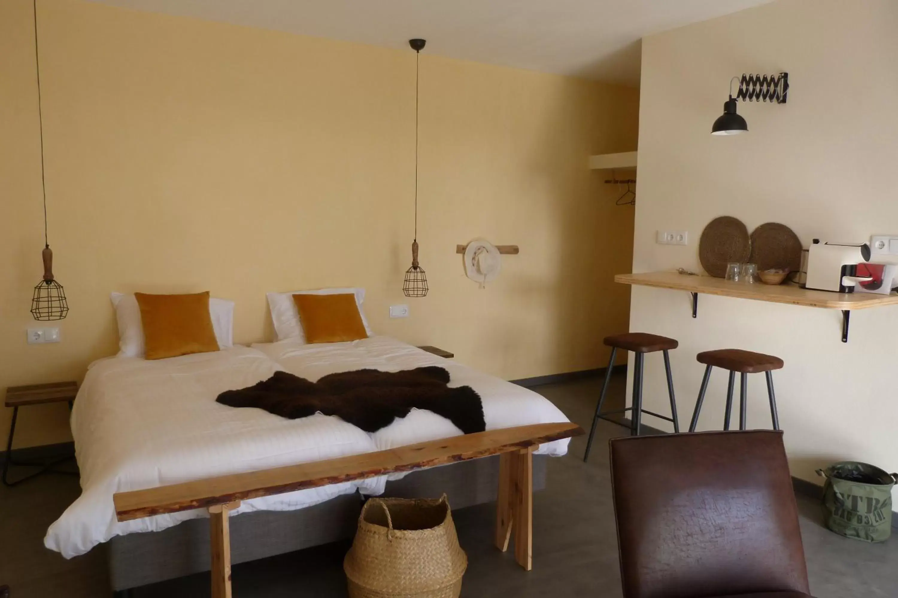 Twin Room with Terrace in Trendy and Luxe B&B and Garden Suite Twin Room with Terrace in Trendy and Luxe B&B and Garden Suite