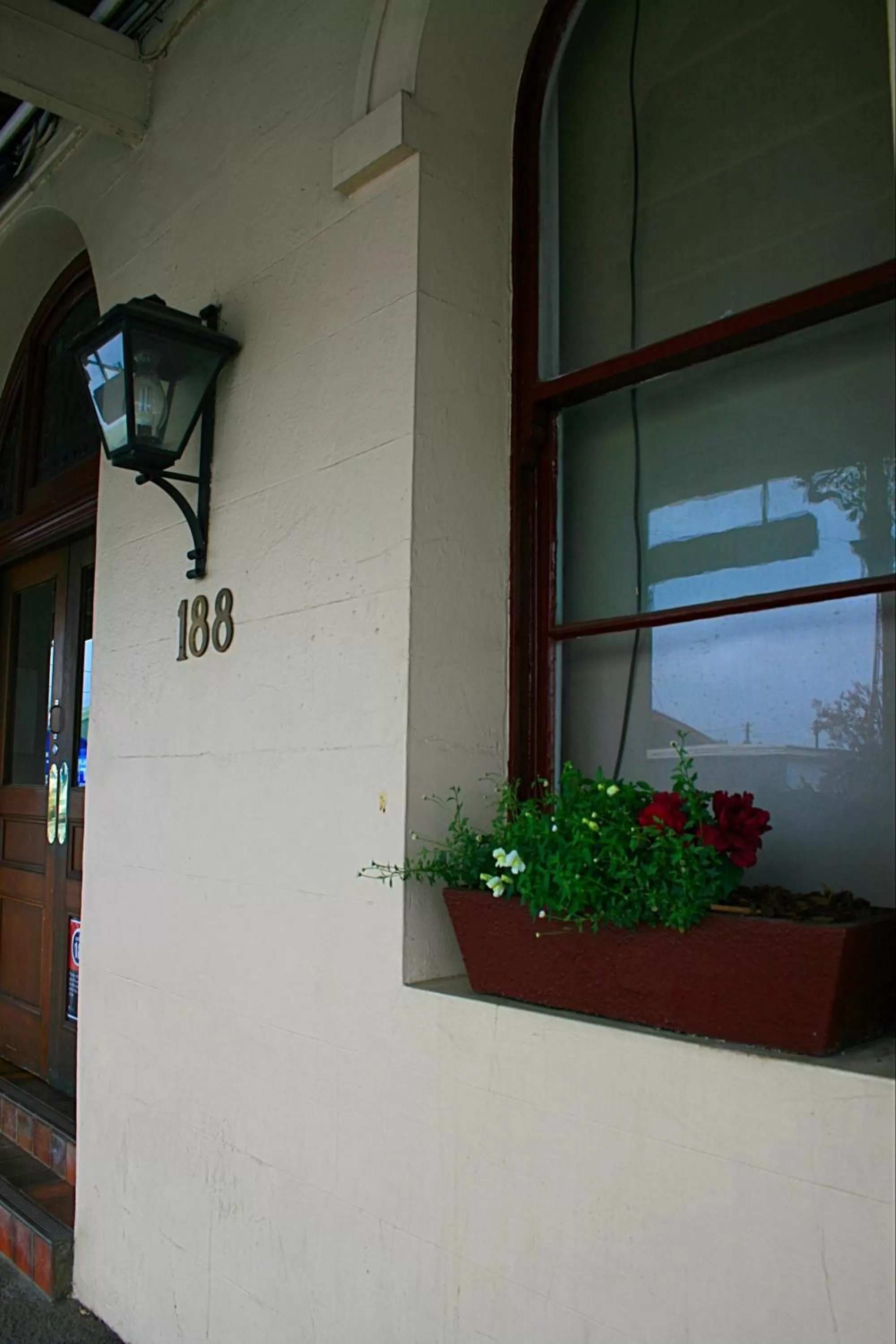 Facade/entrance in Southern Railway Hotel Goulburn