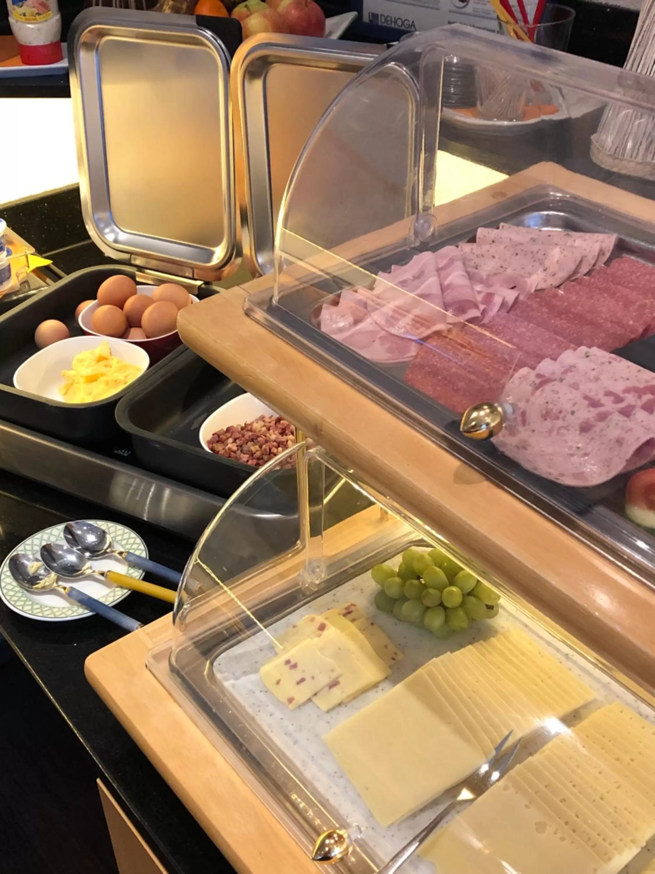 Buffet breakfast in Hotel Peterchens Mondfahrt