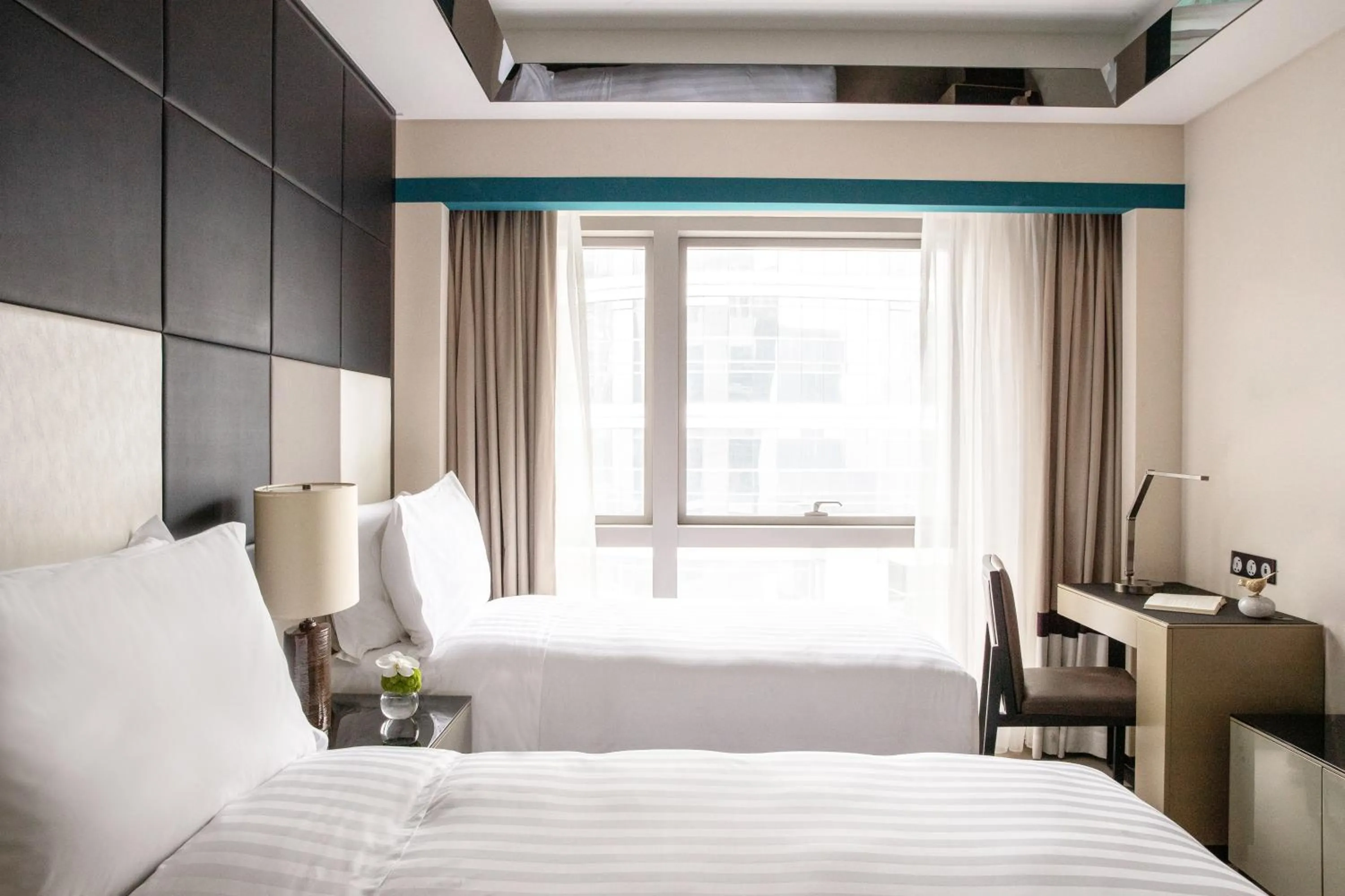 Photo of the whole room, Bed in Jumeirah Living Guangzhou