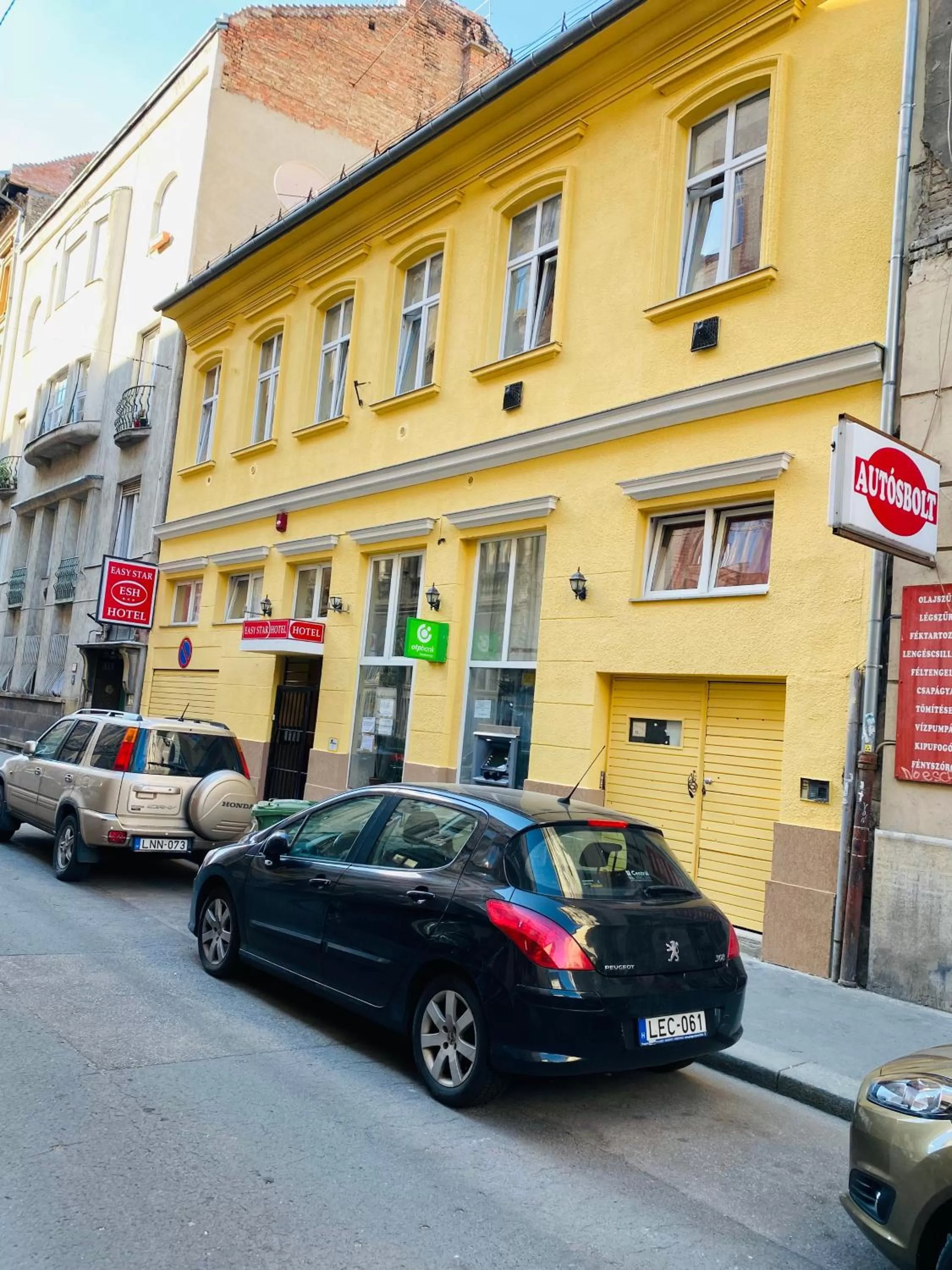 Property building in Easy Star Hotel